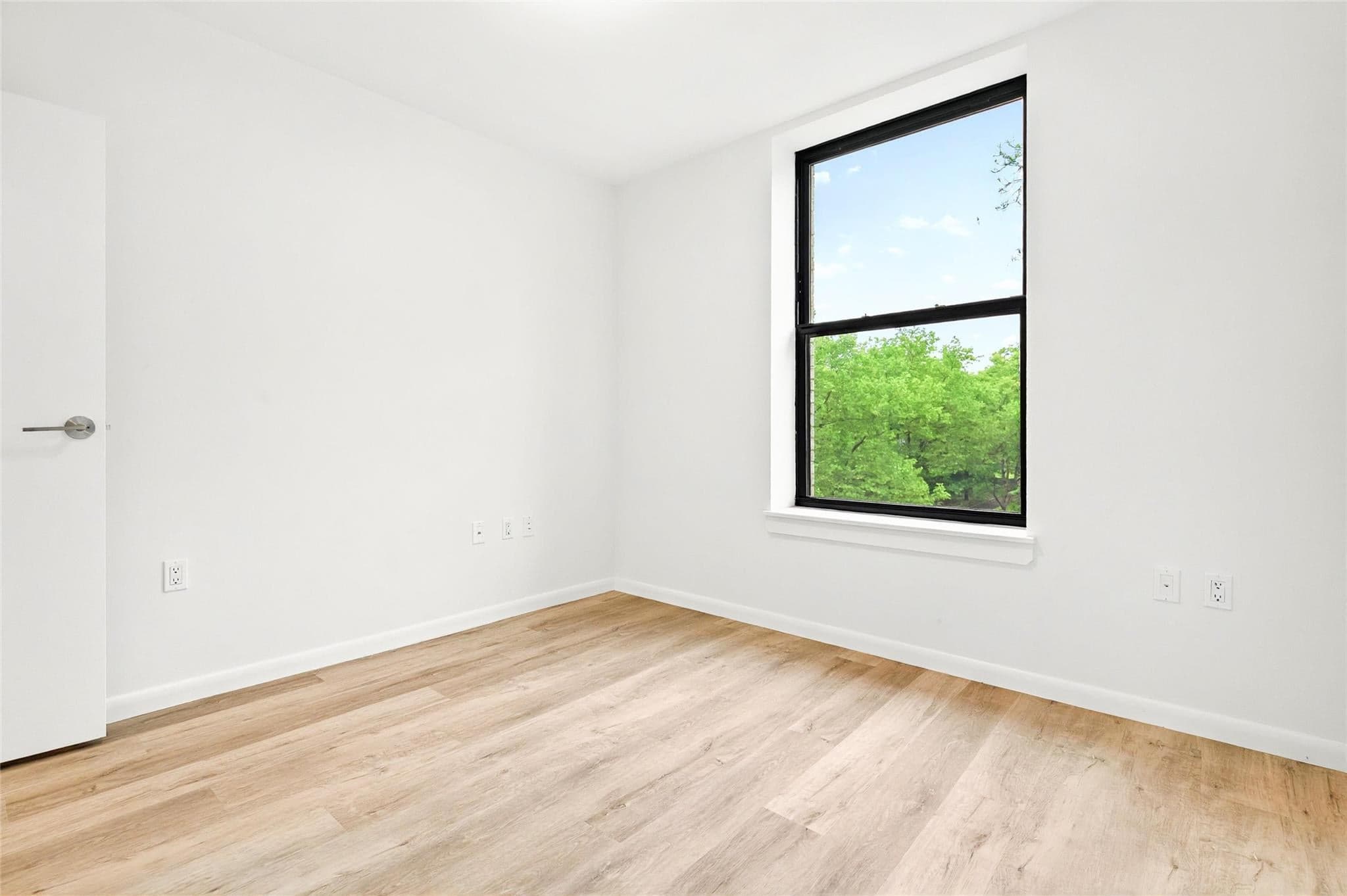 1727 Lacombe Avenue Unit: 4B thumbnail 25