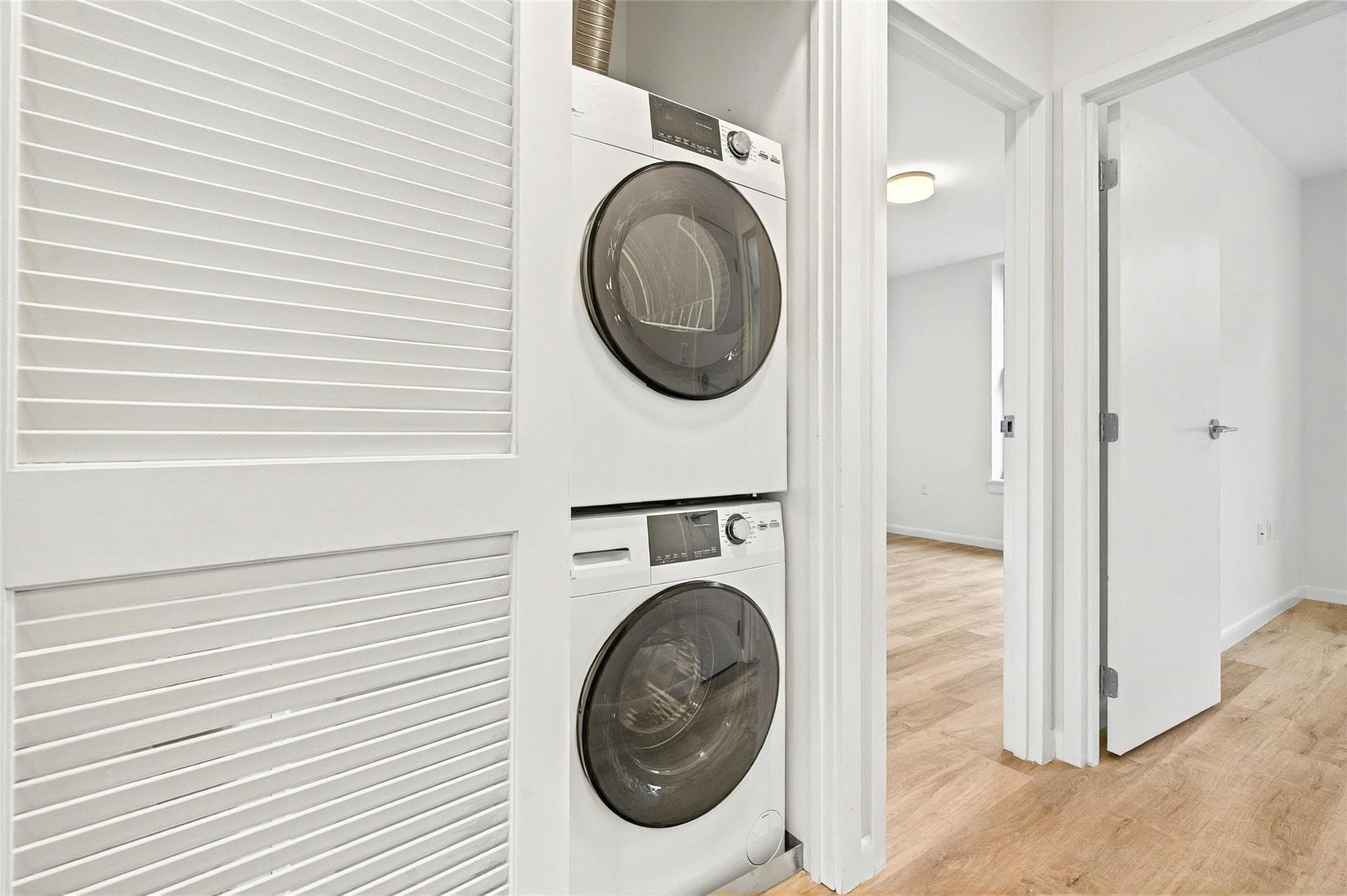 1727 Lacombe Avenue Unit: 4B thumbnail 20