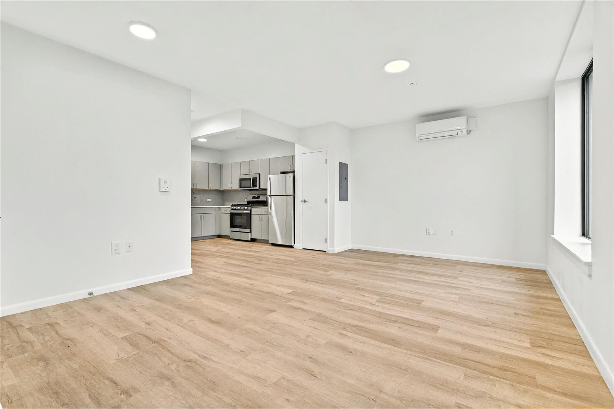 1727 Lacombe Avenue Unit: 4B thumbnail 7