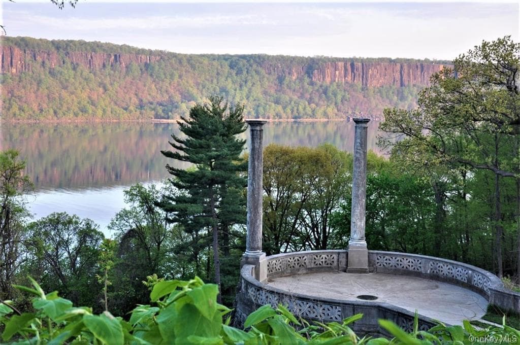 1085 Warburton Avenue Unit: 307 thumbnail 25