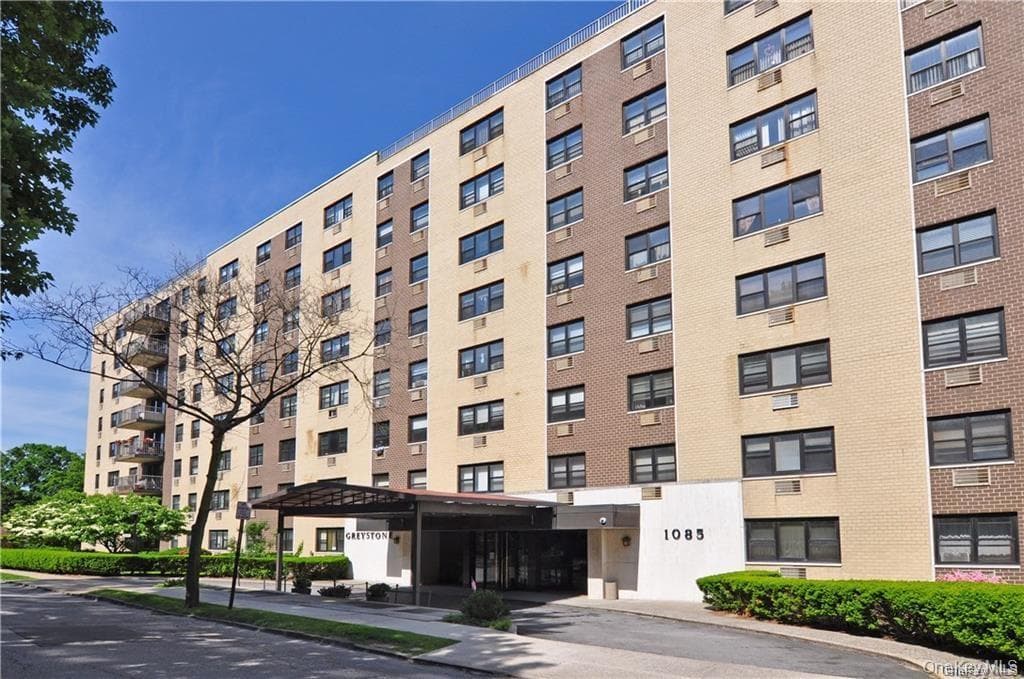 1085 Warburton Avenue Unit: 307 photo 1