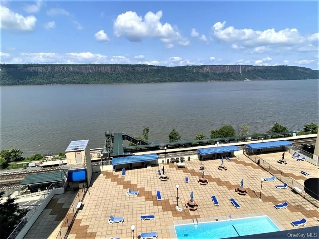 1085 Warburton Avenue Unit: 307 thumbnail 20