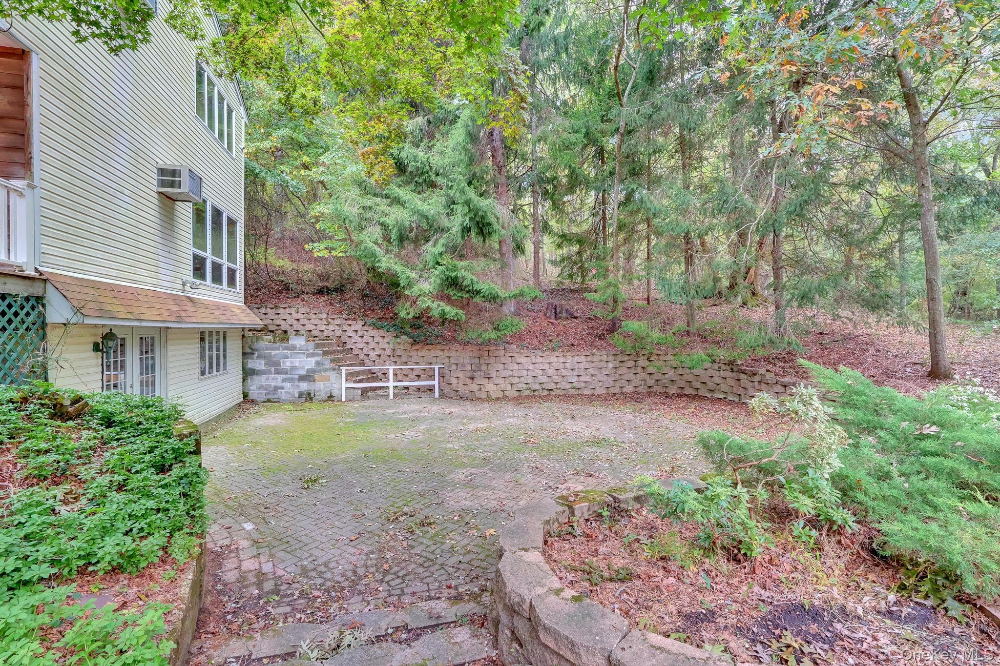56 E Bartlett Road thumbnail 3