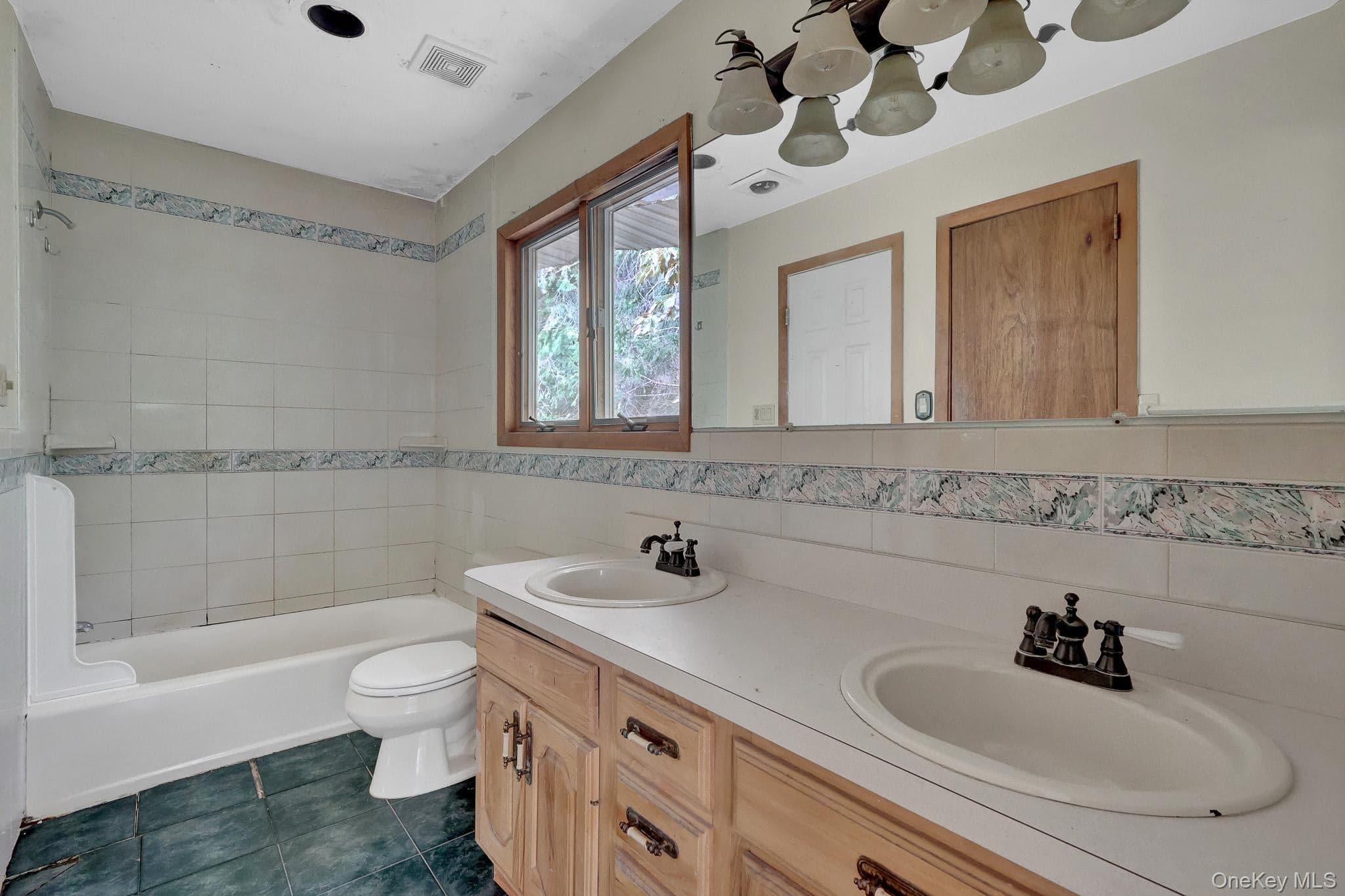 56 E Bartlett Road thumbnail 16