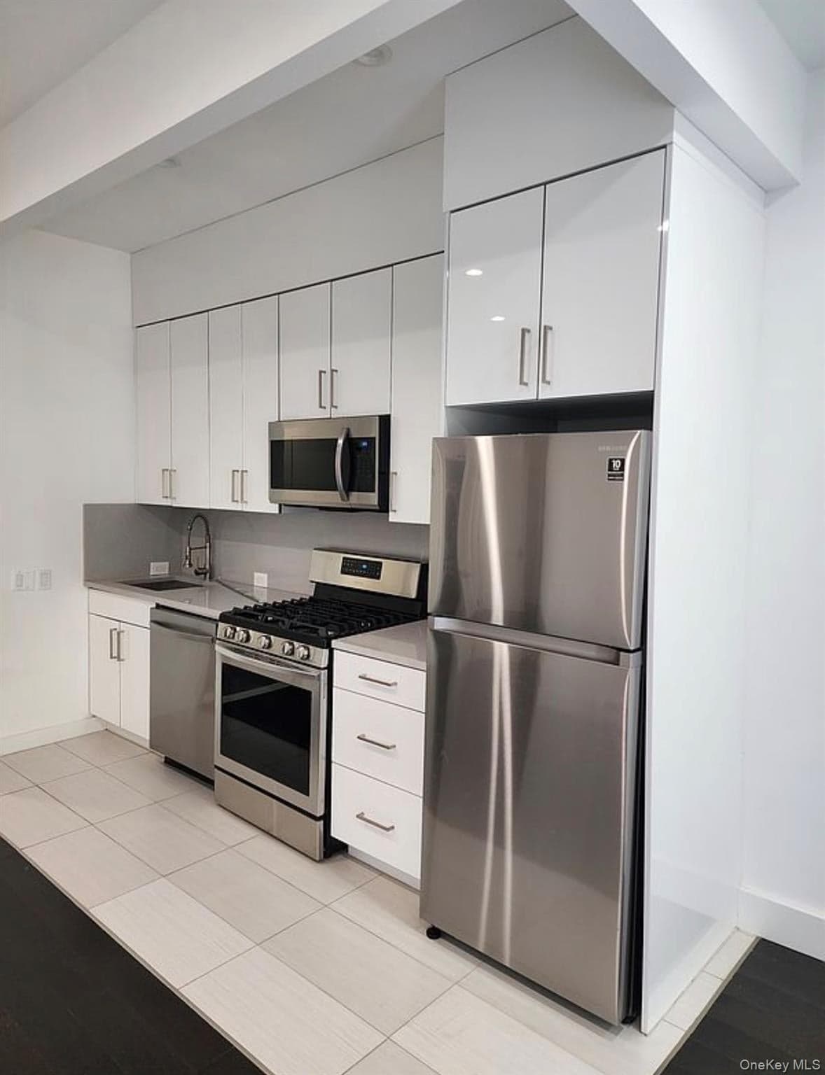 1440 31st Avenue Unit: 1R, Astoria