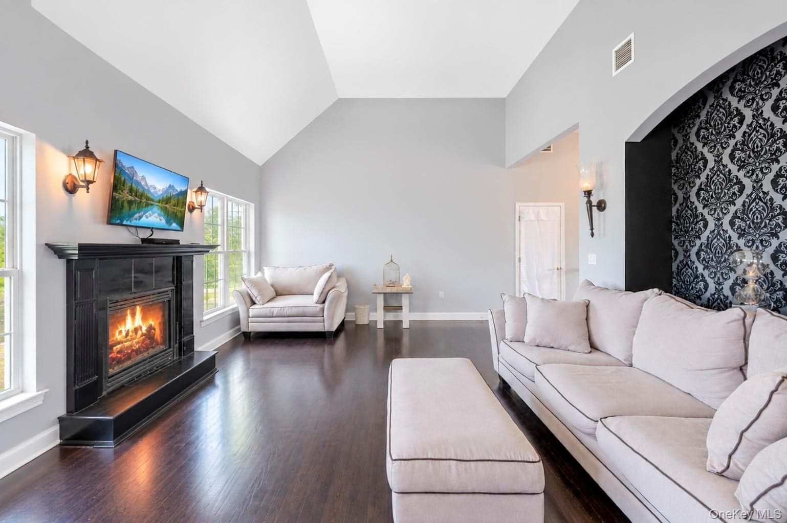 165 Hilltop Road thumbnail 5