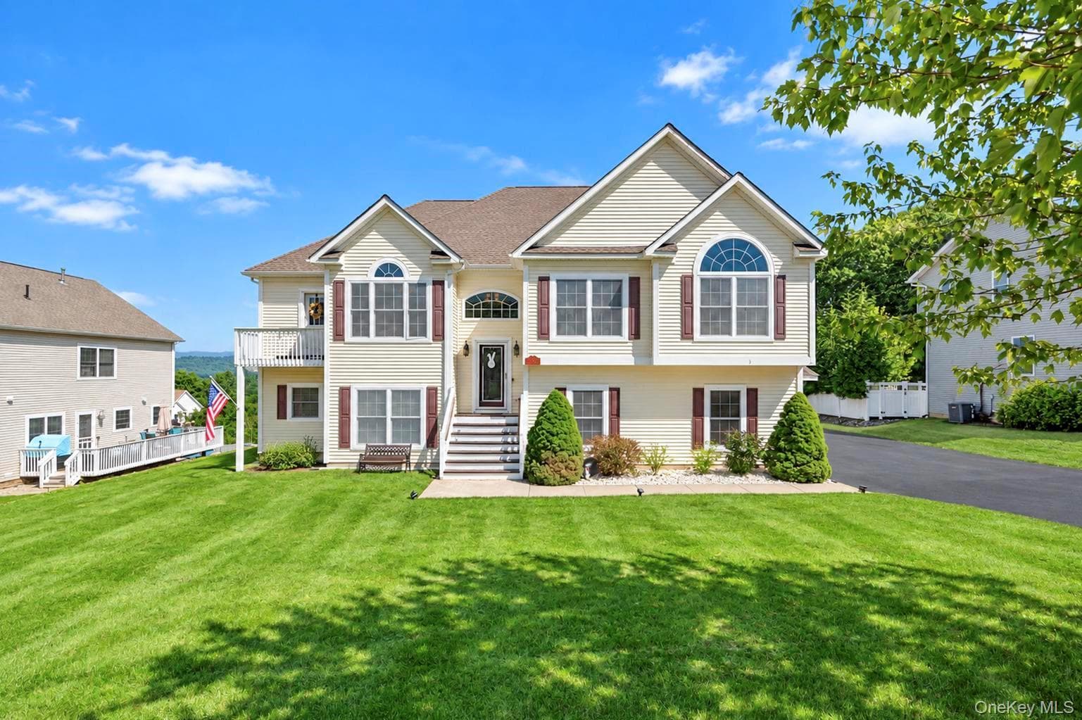 165 Hilltop Road photo 1