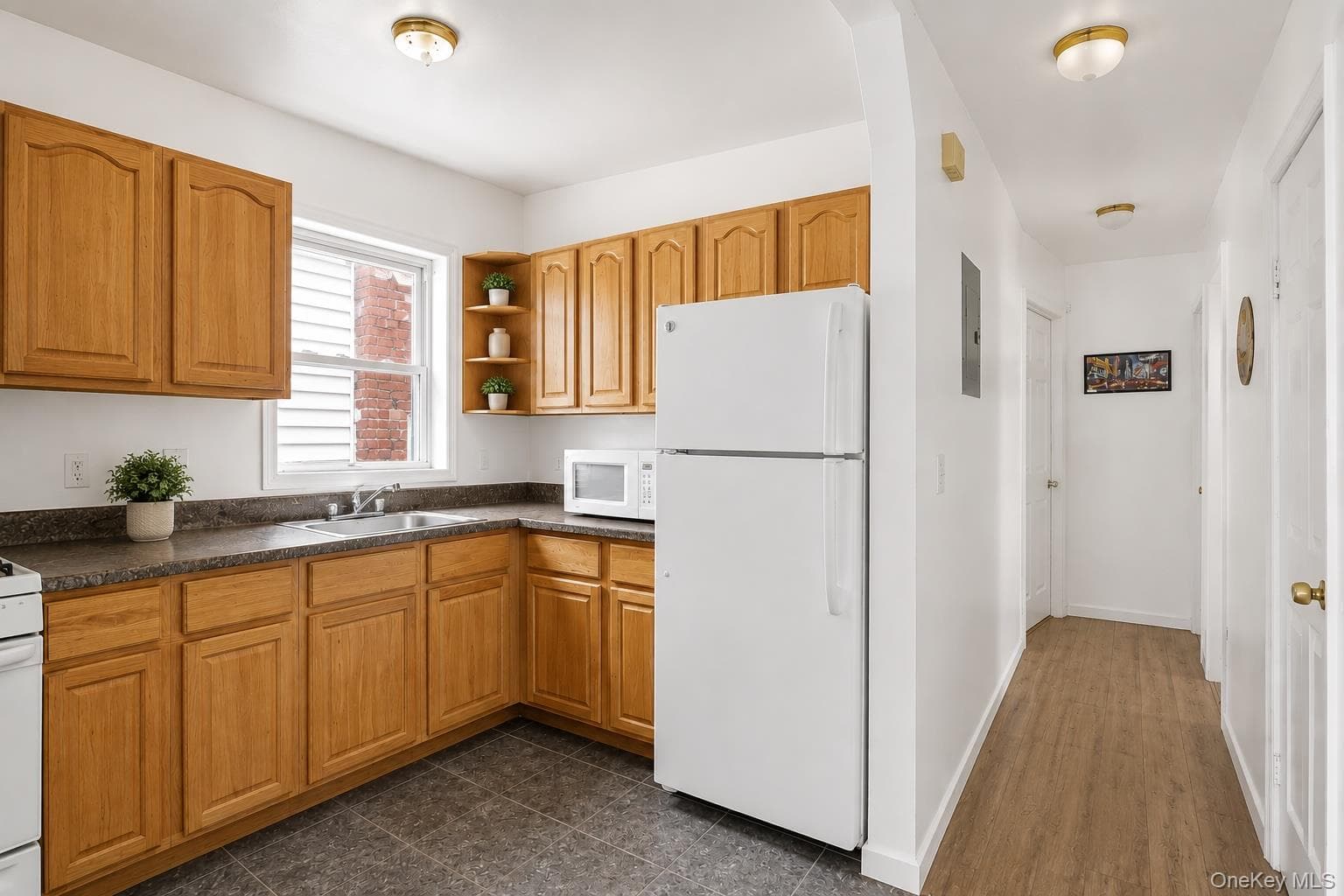 941 Crescent Street thumbnail 7