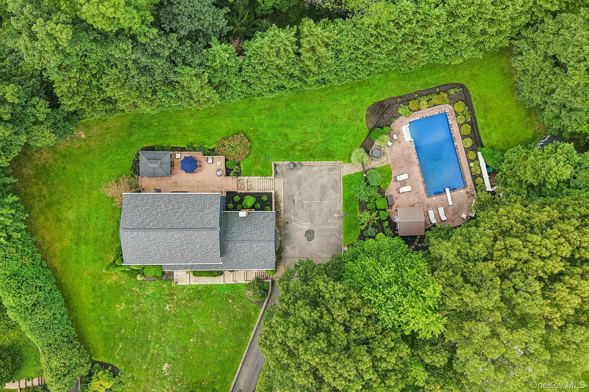 6 Pebble Hill Court thumbnail 2