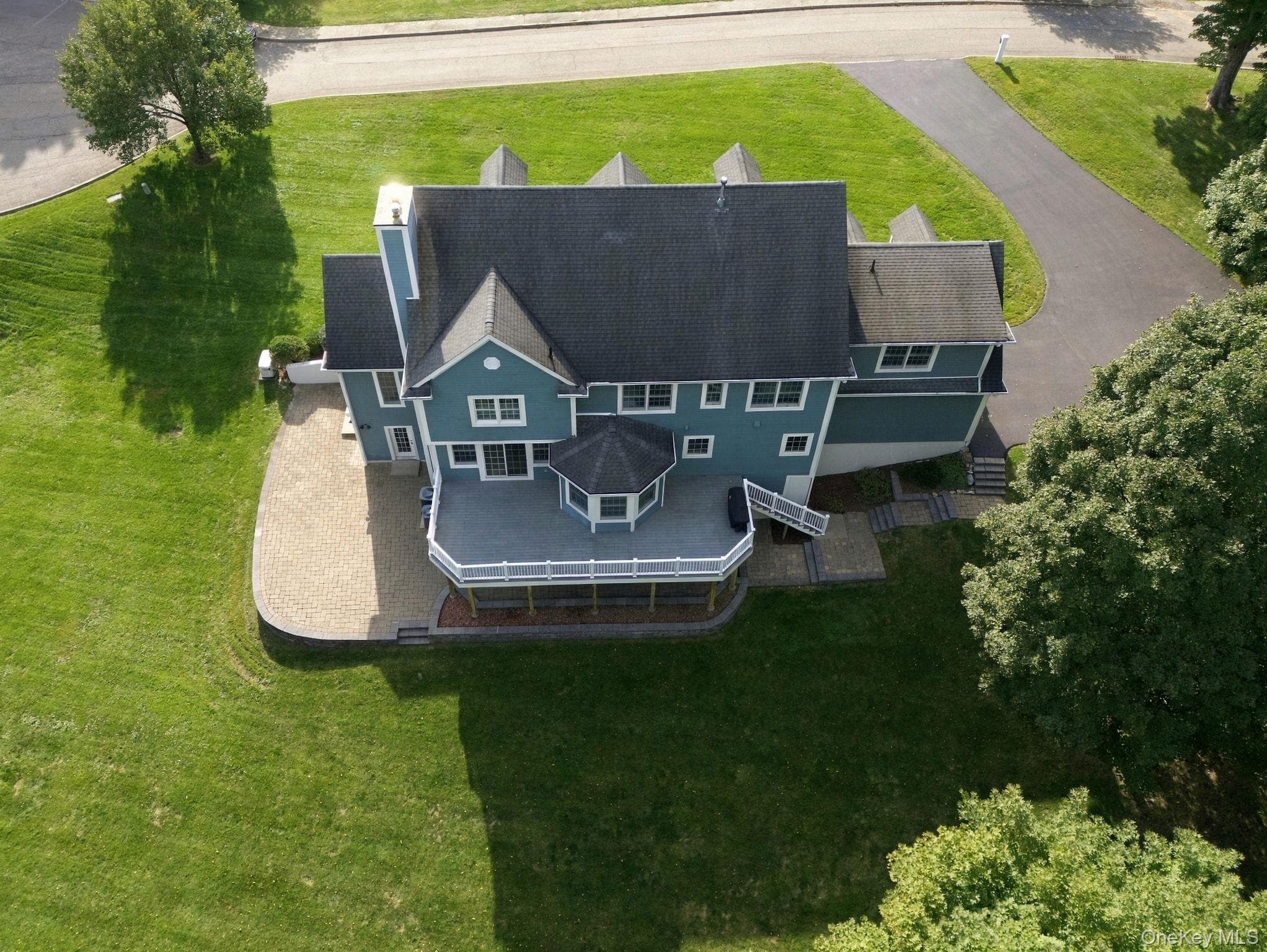 136 Dorchester Drive thumbnail 4