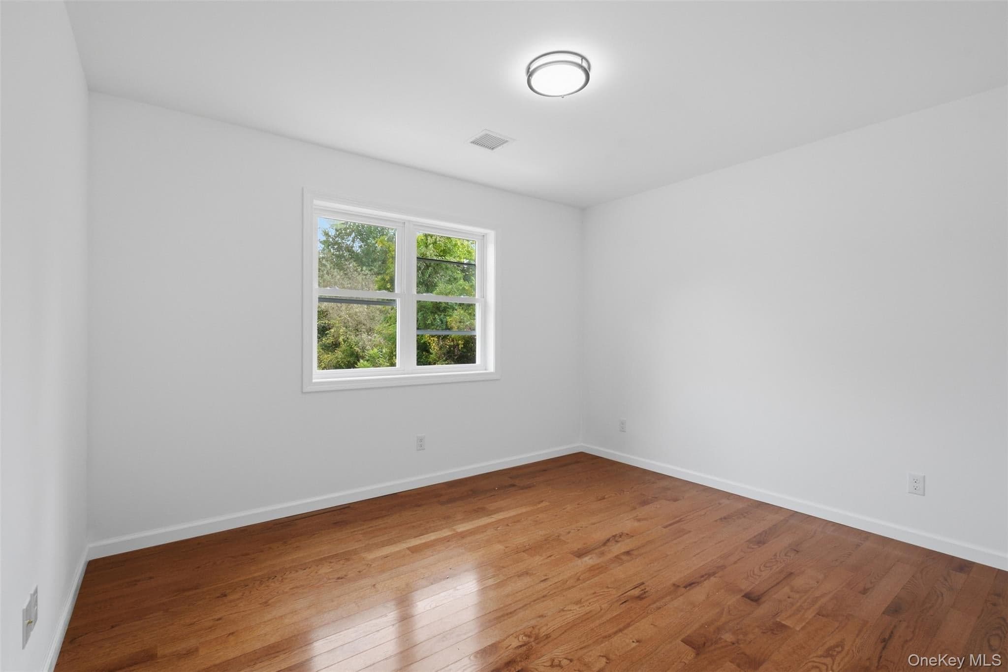 54 Cedar Lane thumbnail 9