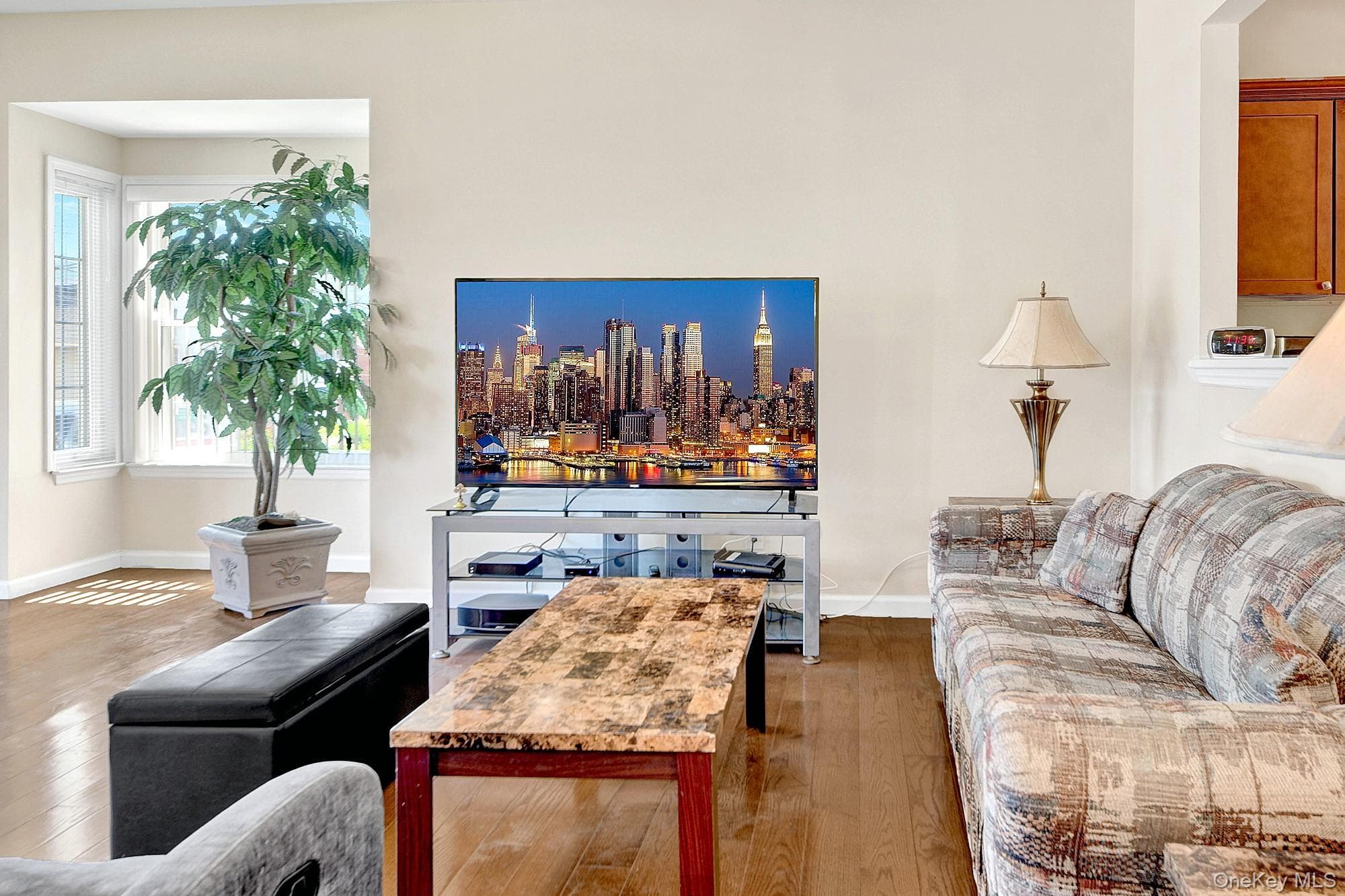 361 Verplanck Avenue thumbnail 5
