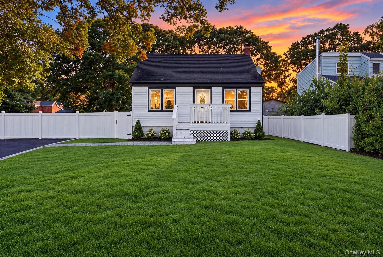 11 George Drive, Mastic