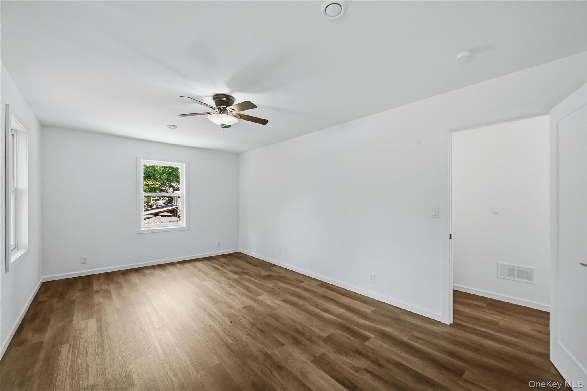 8 E Green Road thumbnail 28