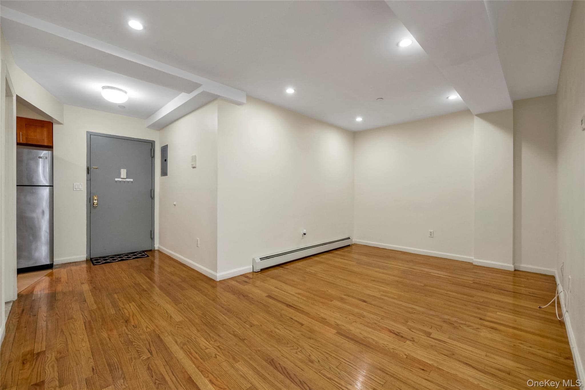 4318 Robinson Street Unit: 4D thumbnail 2