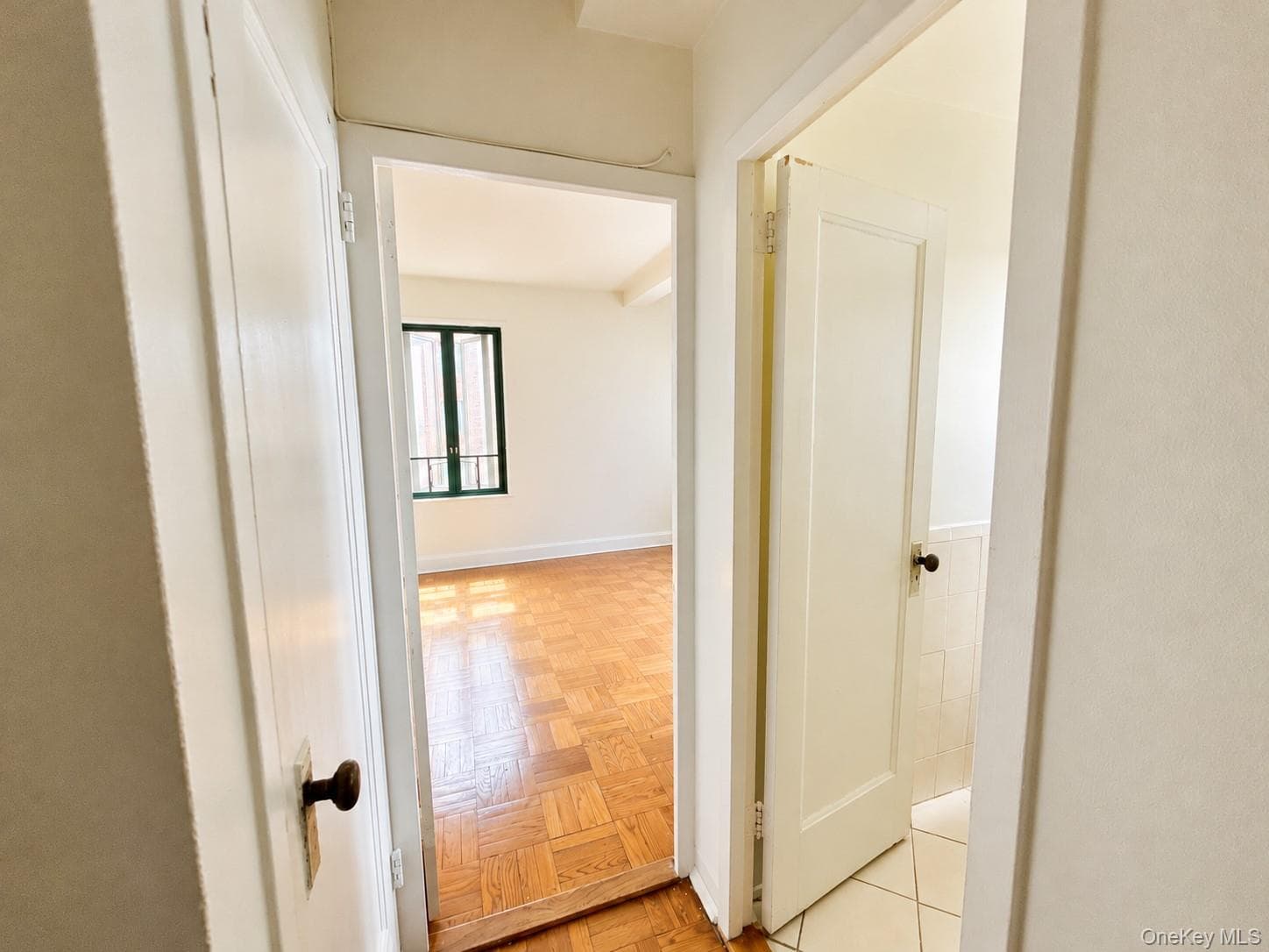 99 Metropolitan Oval Unit: 8B thumbnail 9