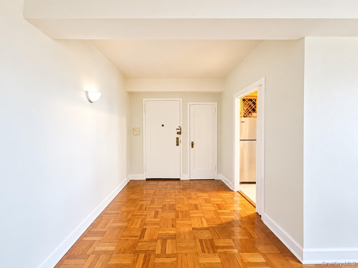 99 Metropolitan Oval Unit: 8B thumbnail 3