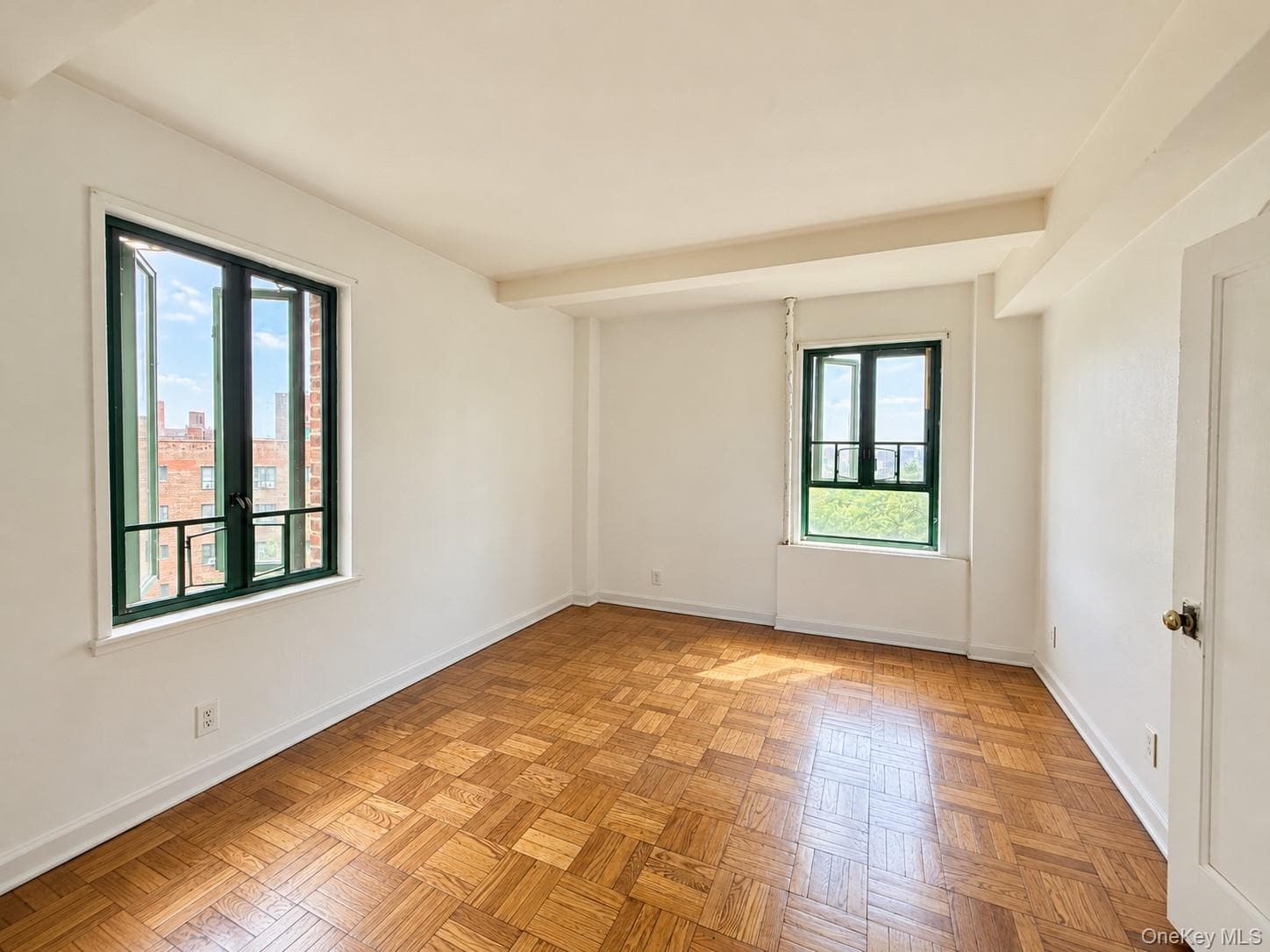 99 Metropolitan Oval Unit: 8B thumbnail 10