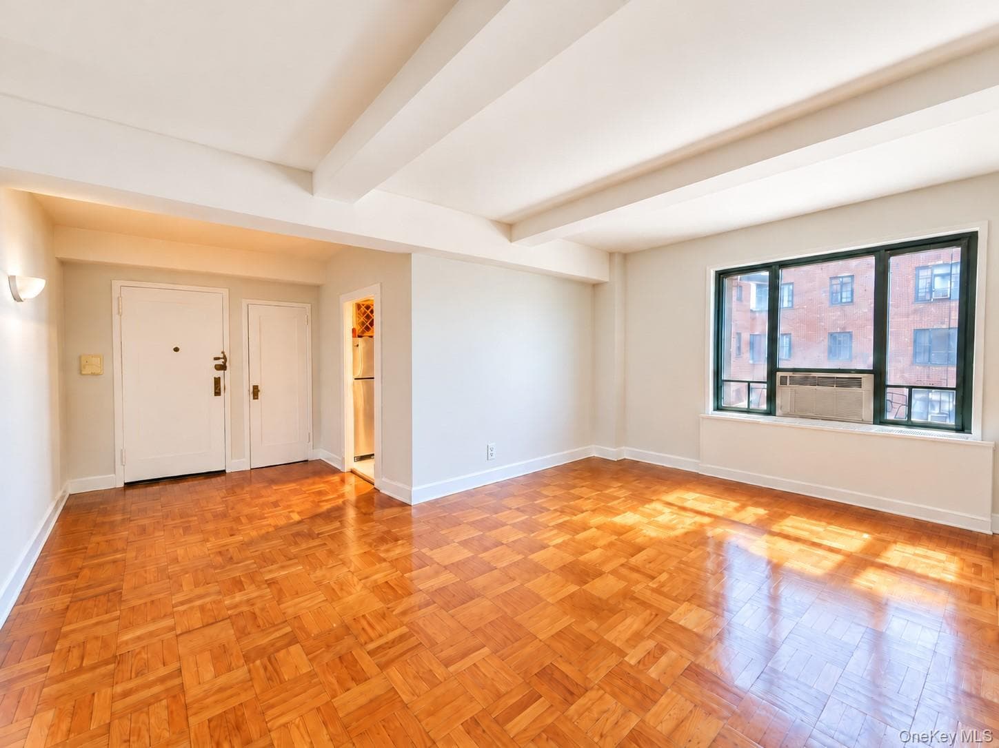 99 Metropolitan Oval Unit: 8B thumbnail 4