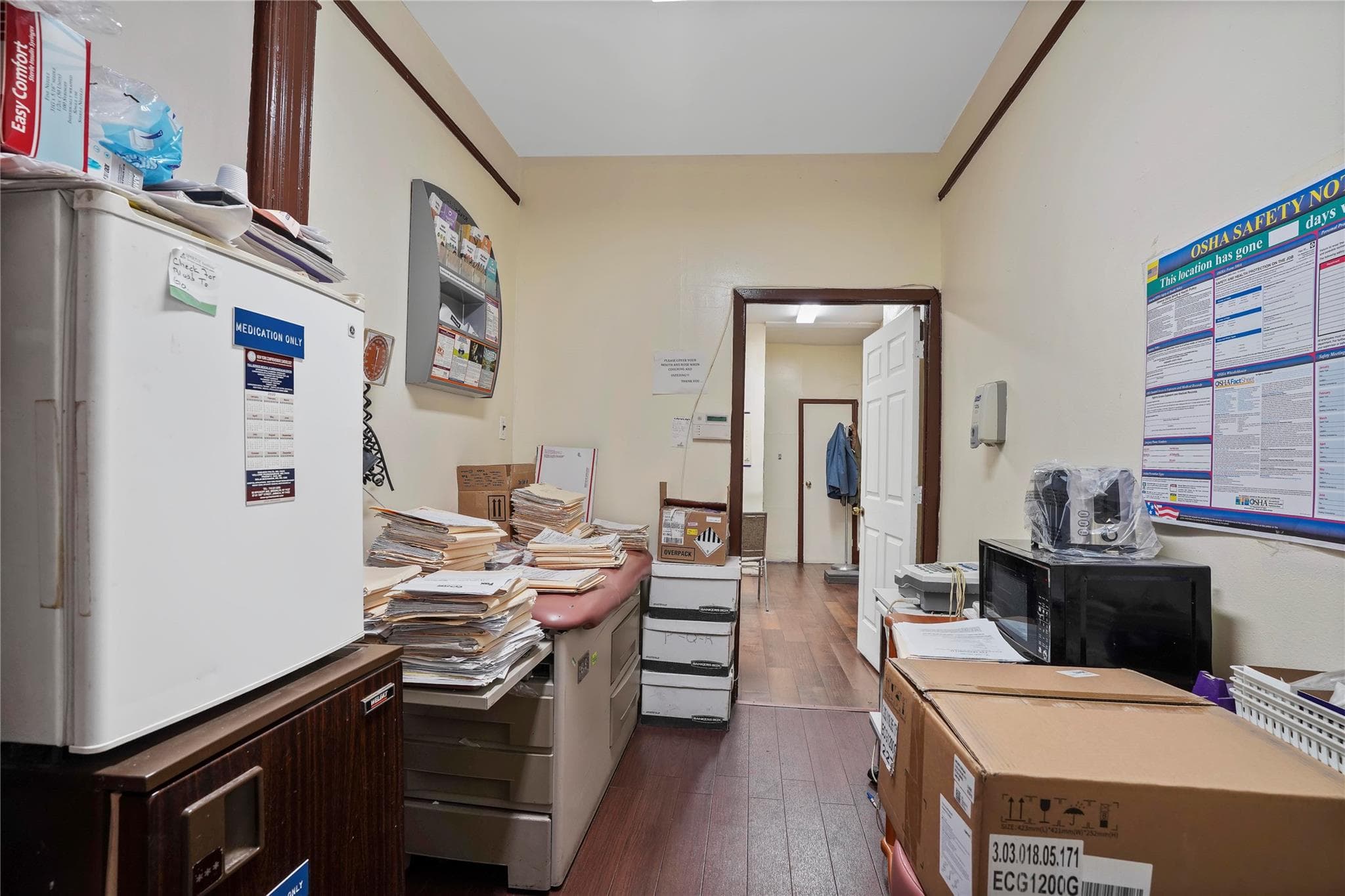 1670 Putnam Avenue thumbnail 11