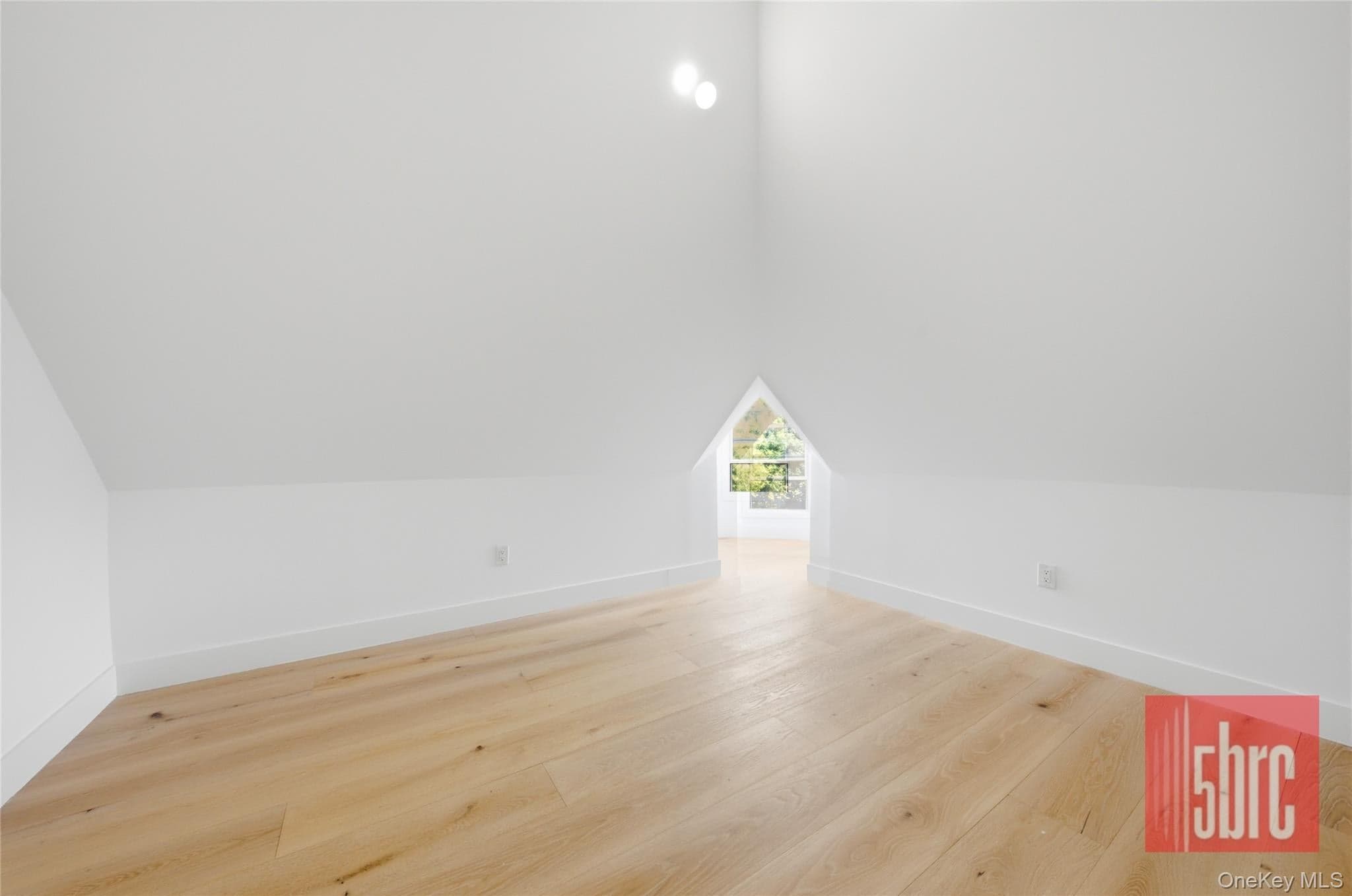 1205 Beverley Road thumbnail 20