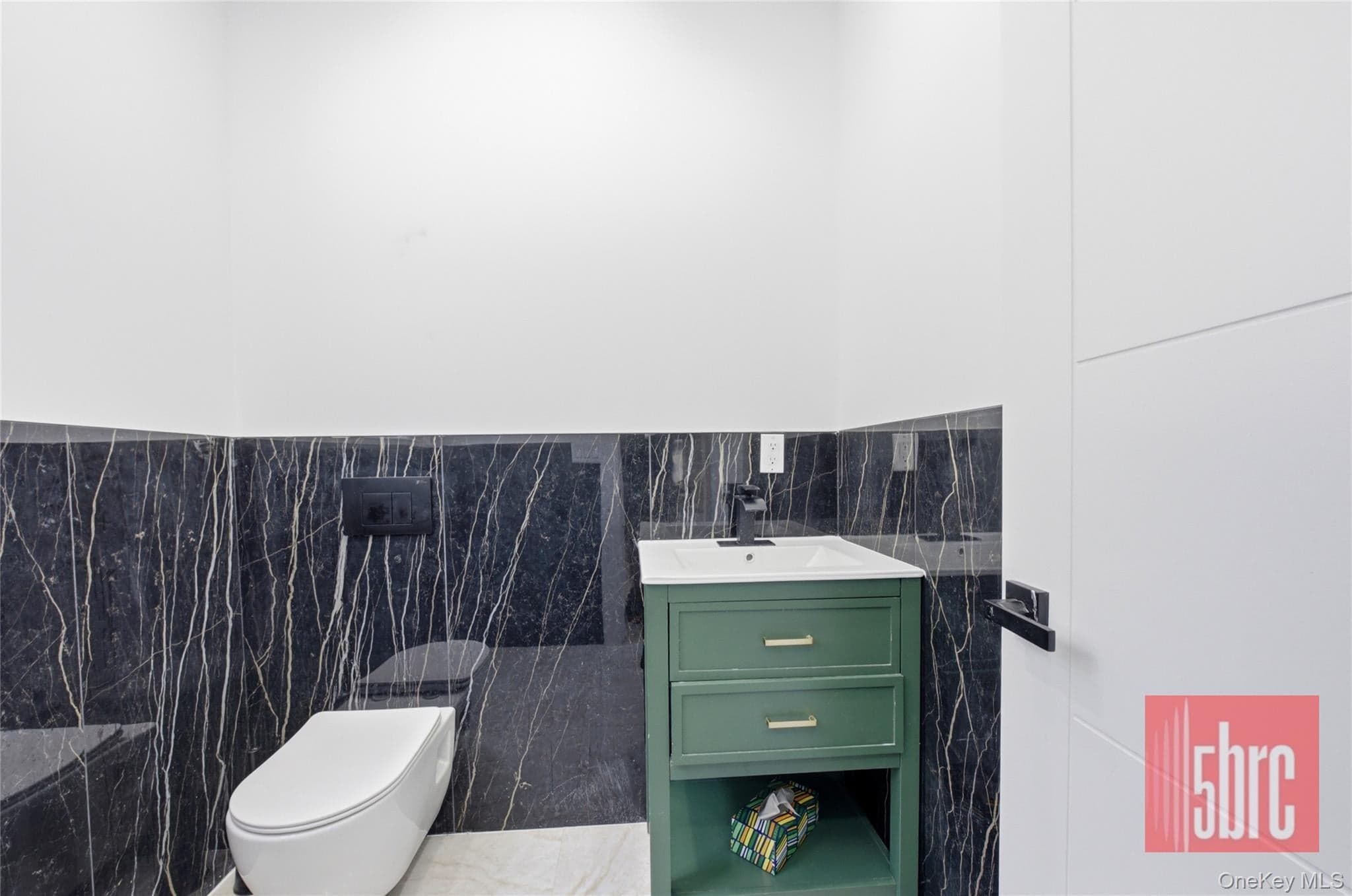 1205 Beverley Road thumbnail 29