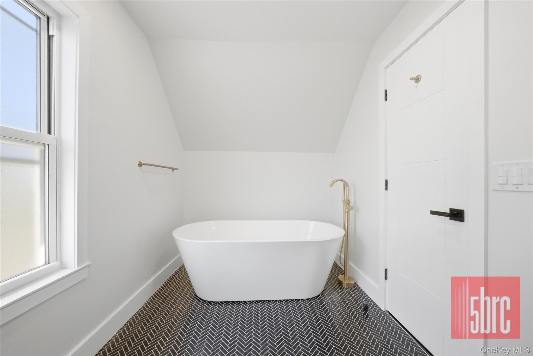 1205 Beverley Road thumbnail 33