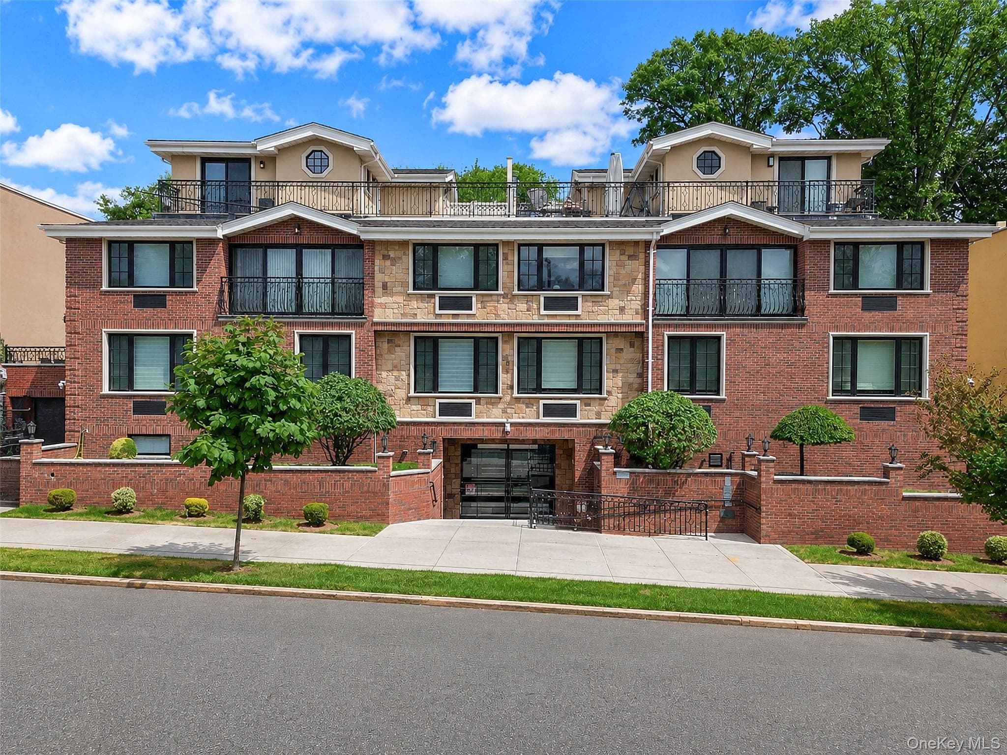 185 Battery Avenue Unit: 2A, Brooklyn