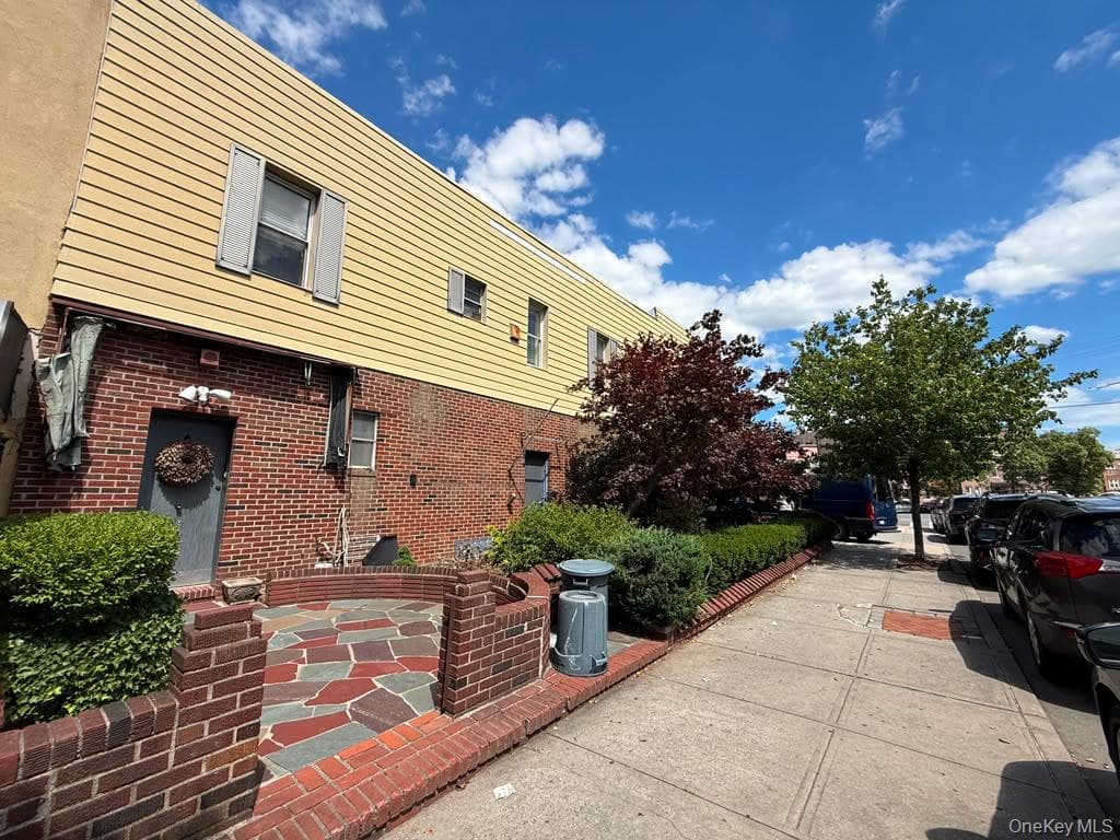 1902 Stillwell Avenue thumbnail 7