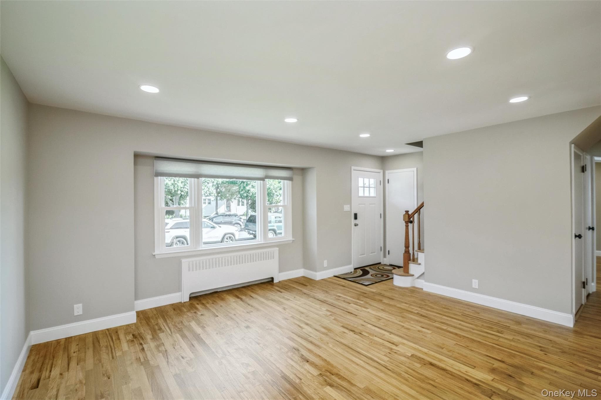 216 N Hawthorne Street thumbnail 3