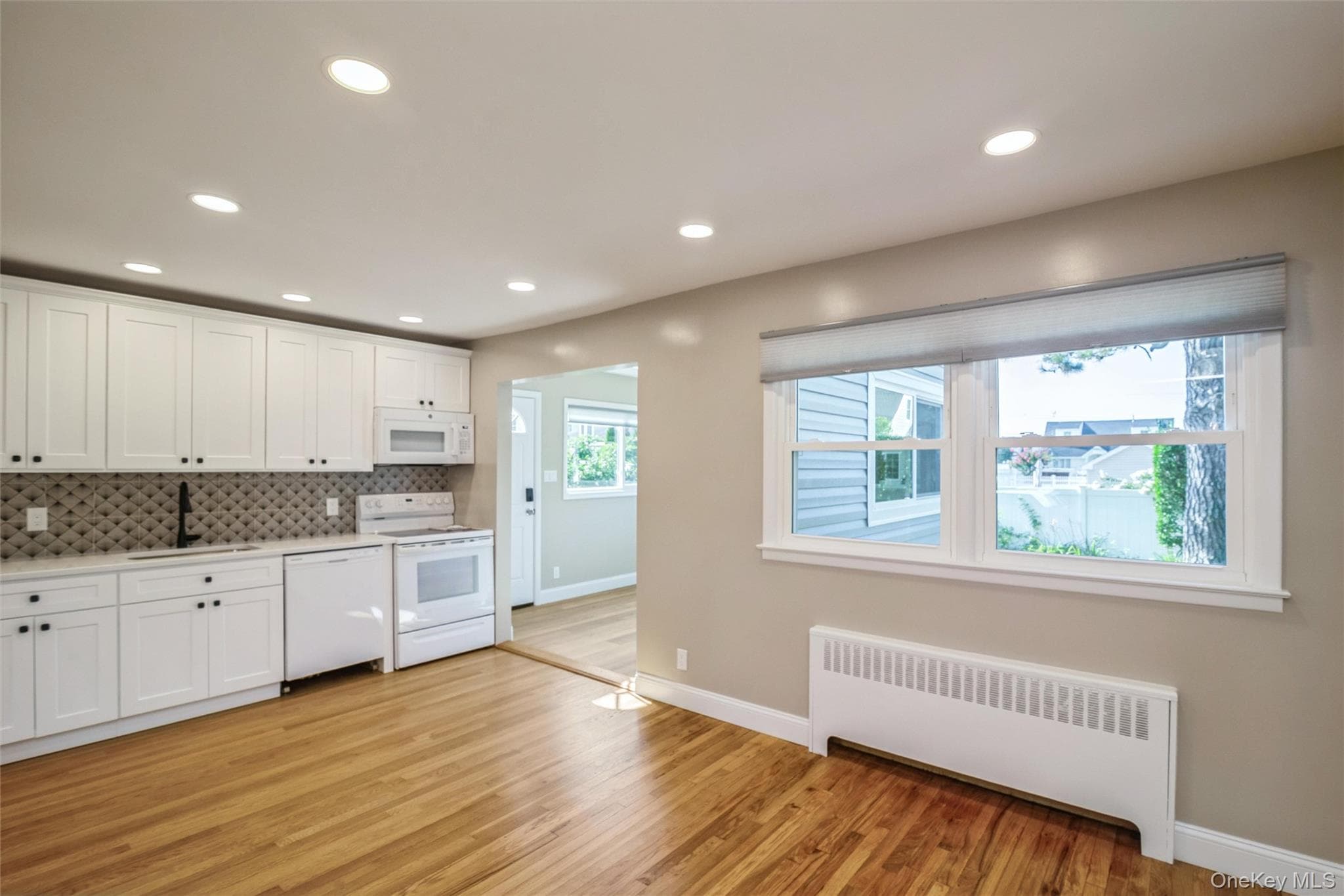 216 N Hawthorne Street thumbnail 8