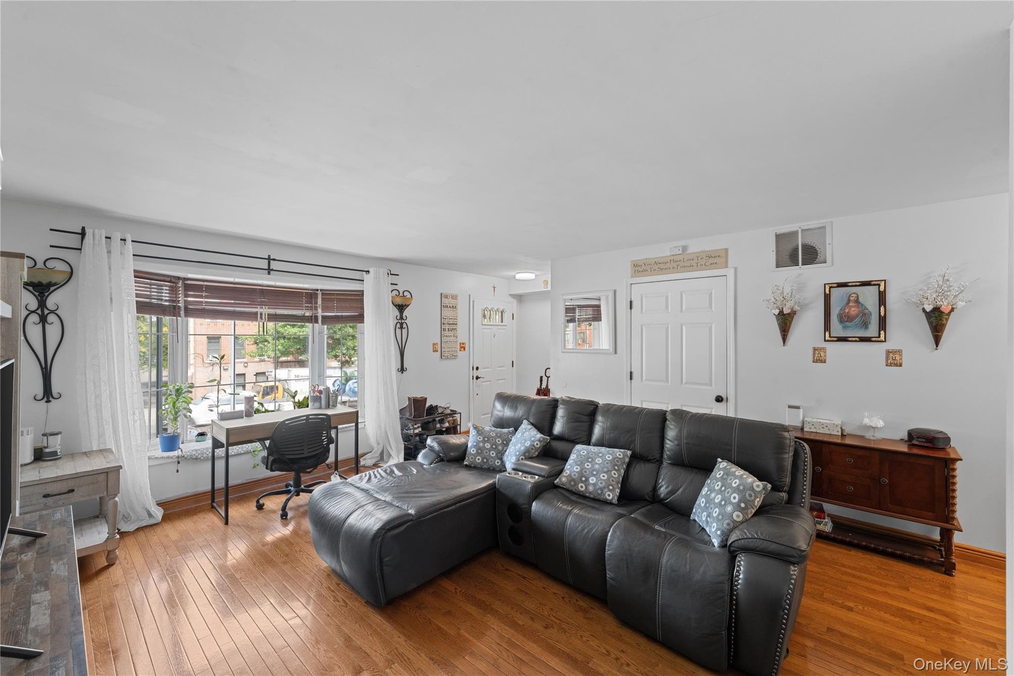 288 Cypress Avenue thumbnail 2