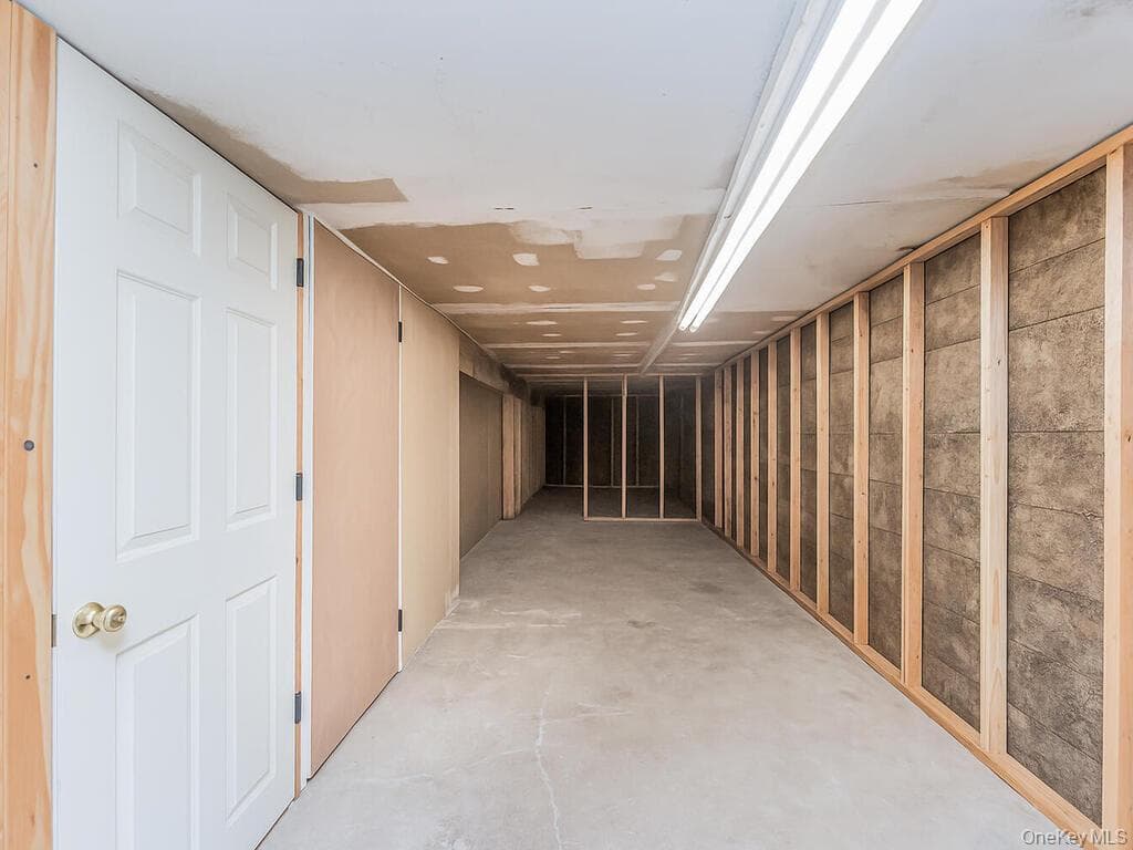 130 E 1st Street thumbnail 25