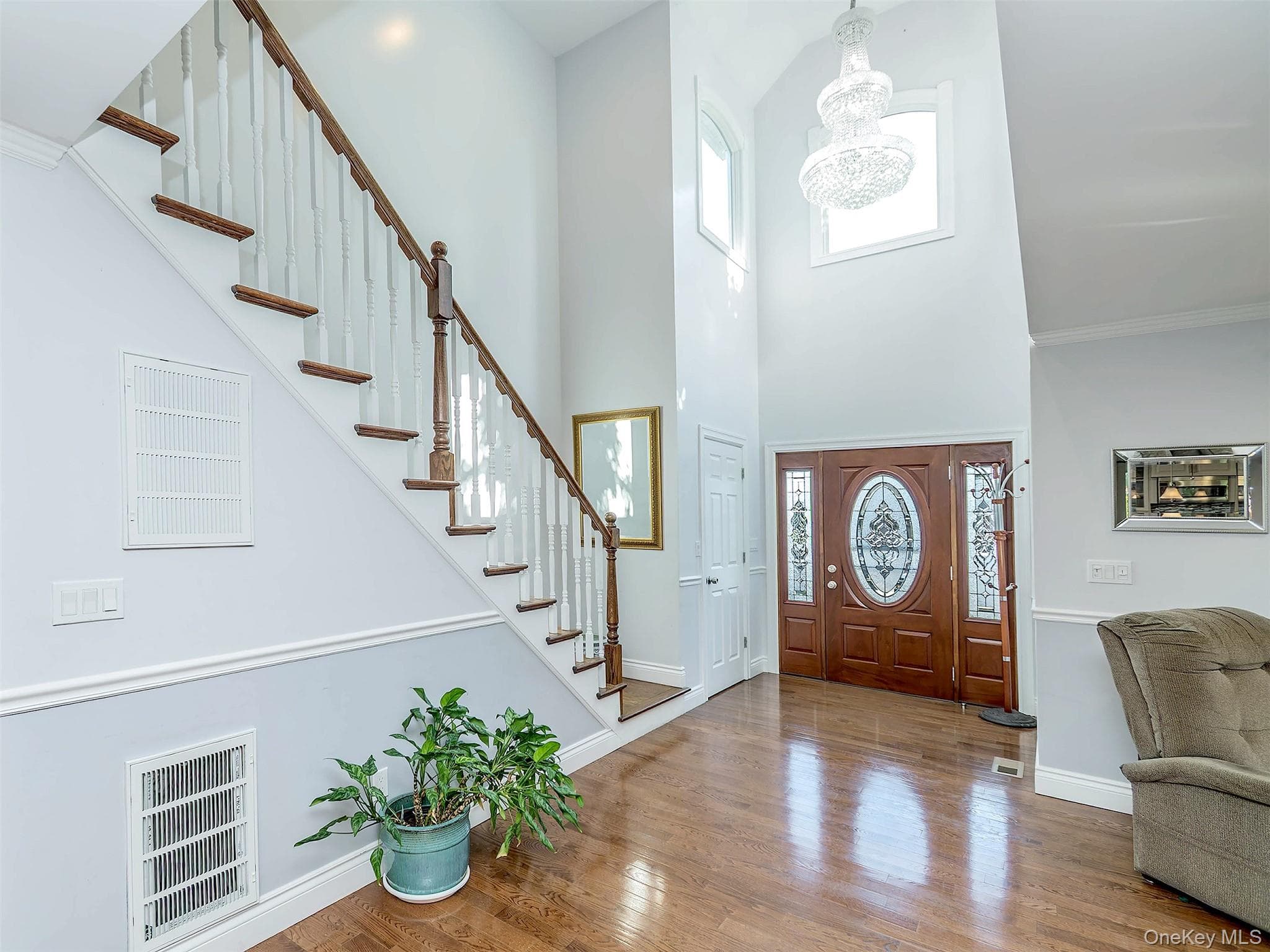 752 Kensington Court thumbnail 2