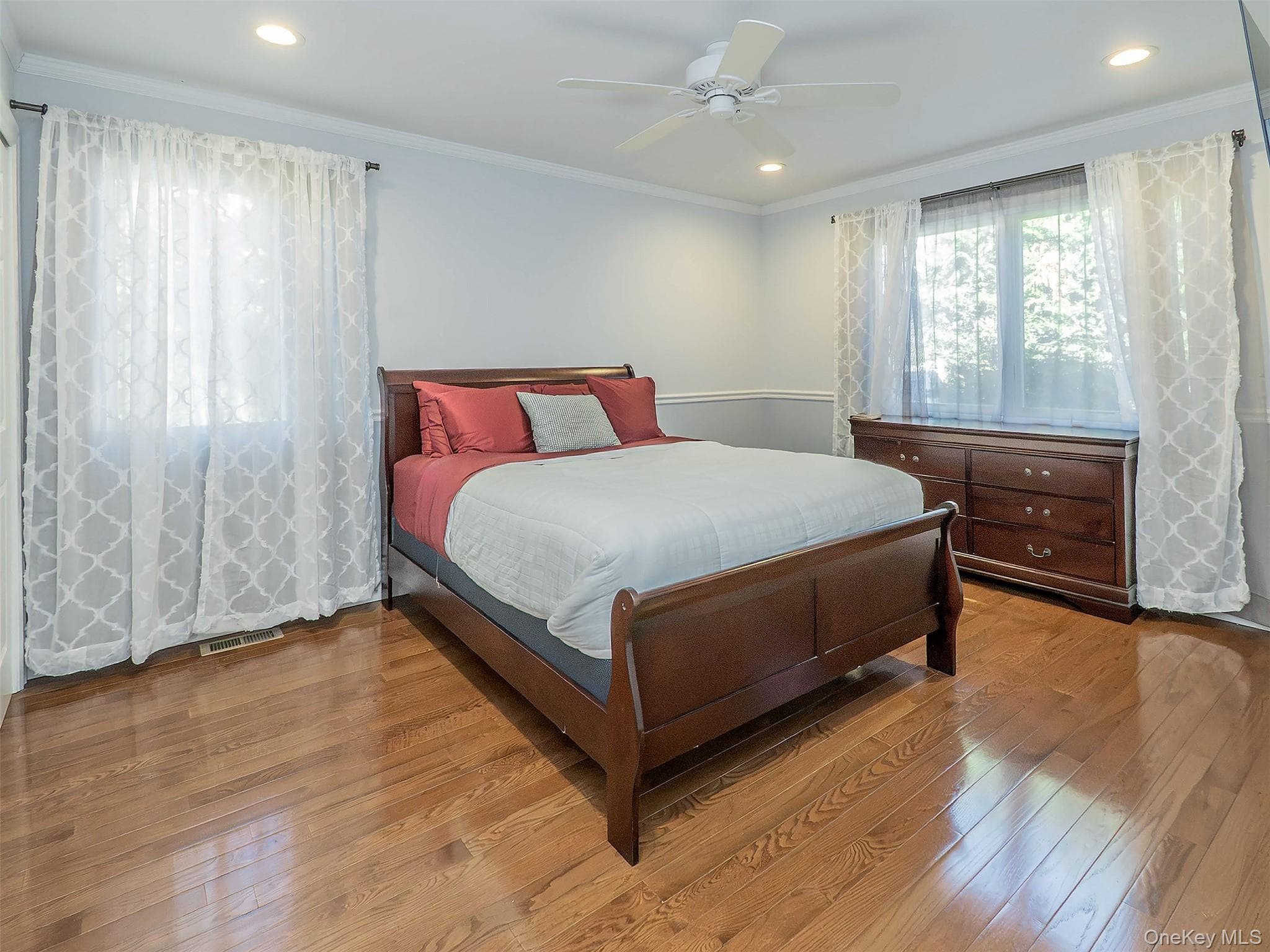 752 Kensington Court thumbnail 15