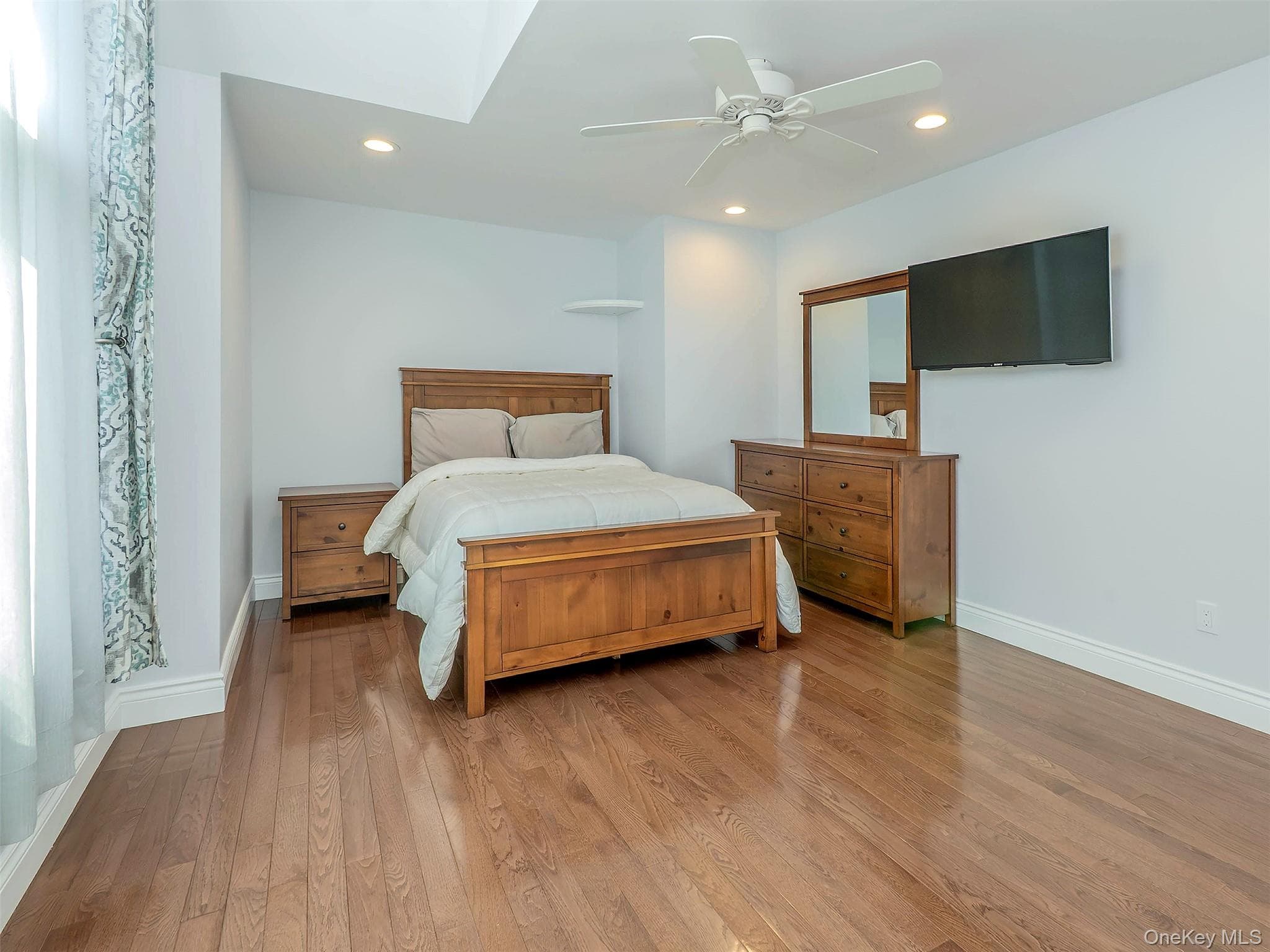 752 Kensington Court thumbnail 19
