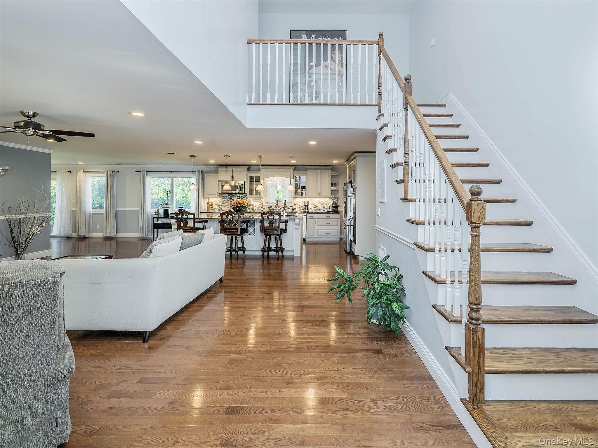 752 Kensington Court thumbnail 3