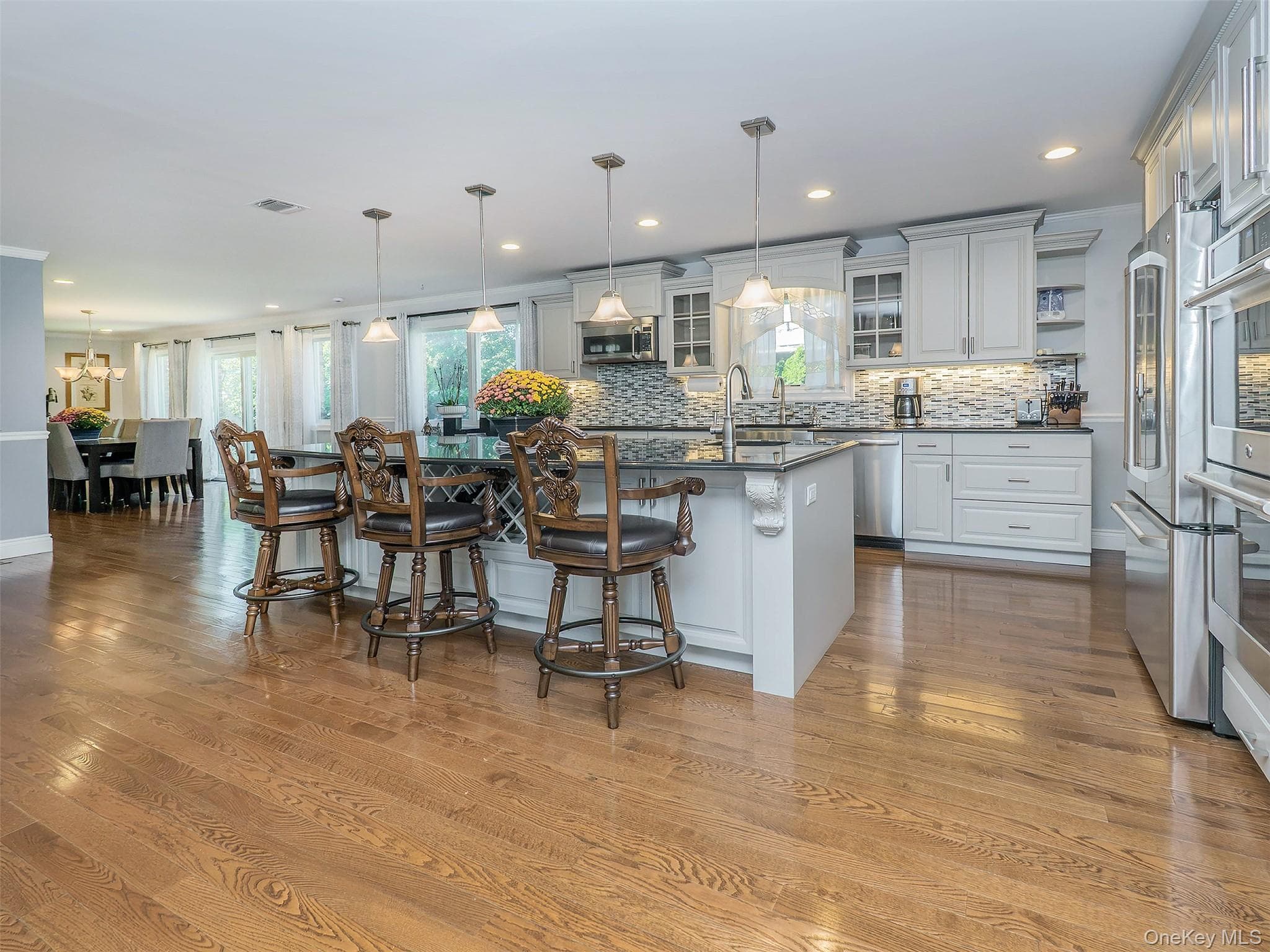 752 Kensington Court thumbnail 9
