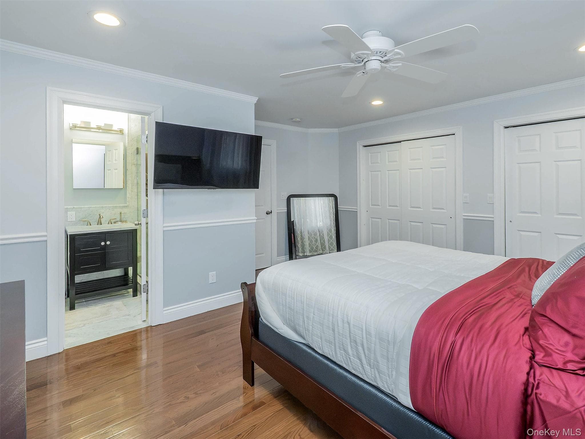 752 Kensington Court thumbnail 16