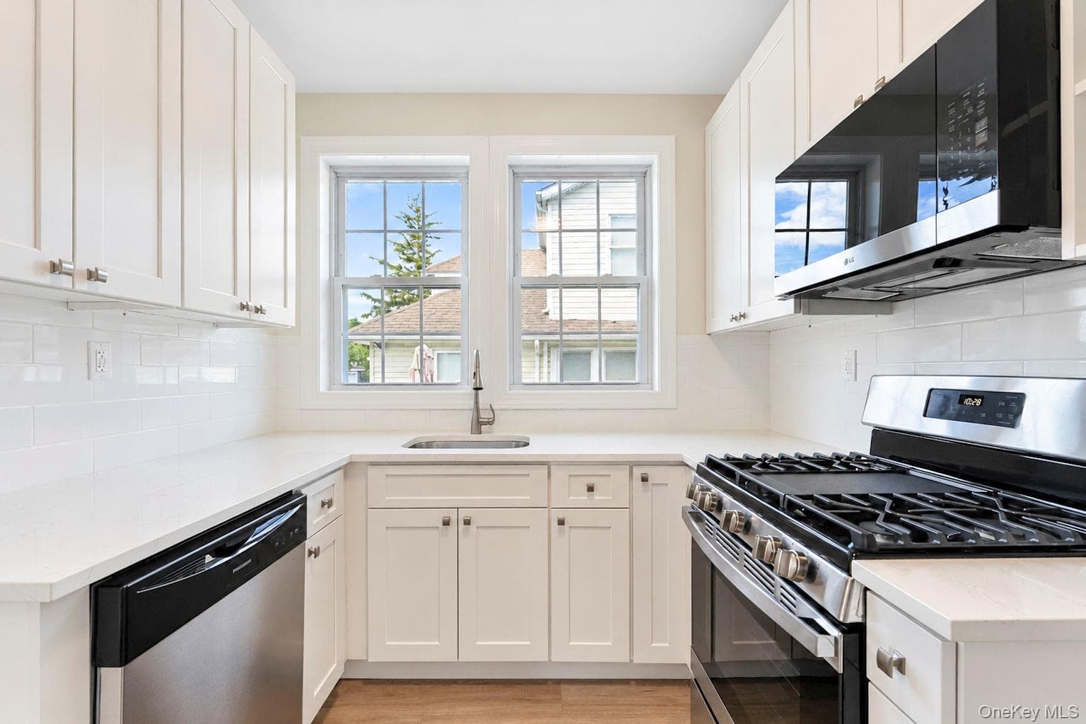 8 Burchell Boulevard thumbnail 25