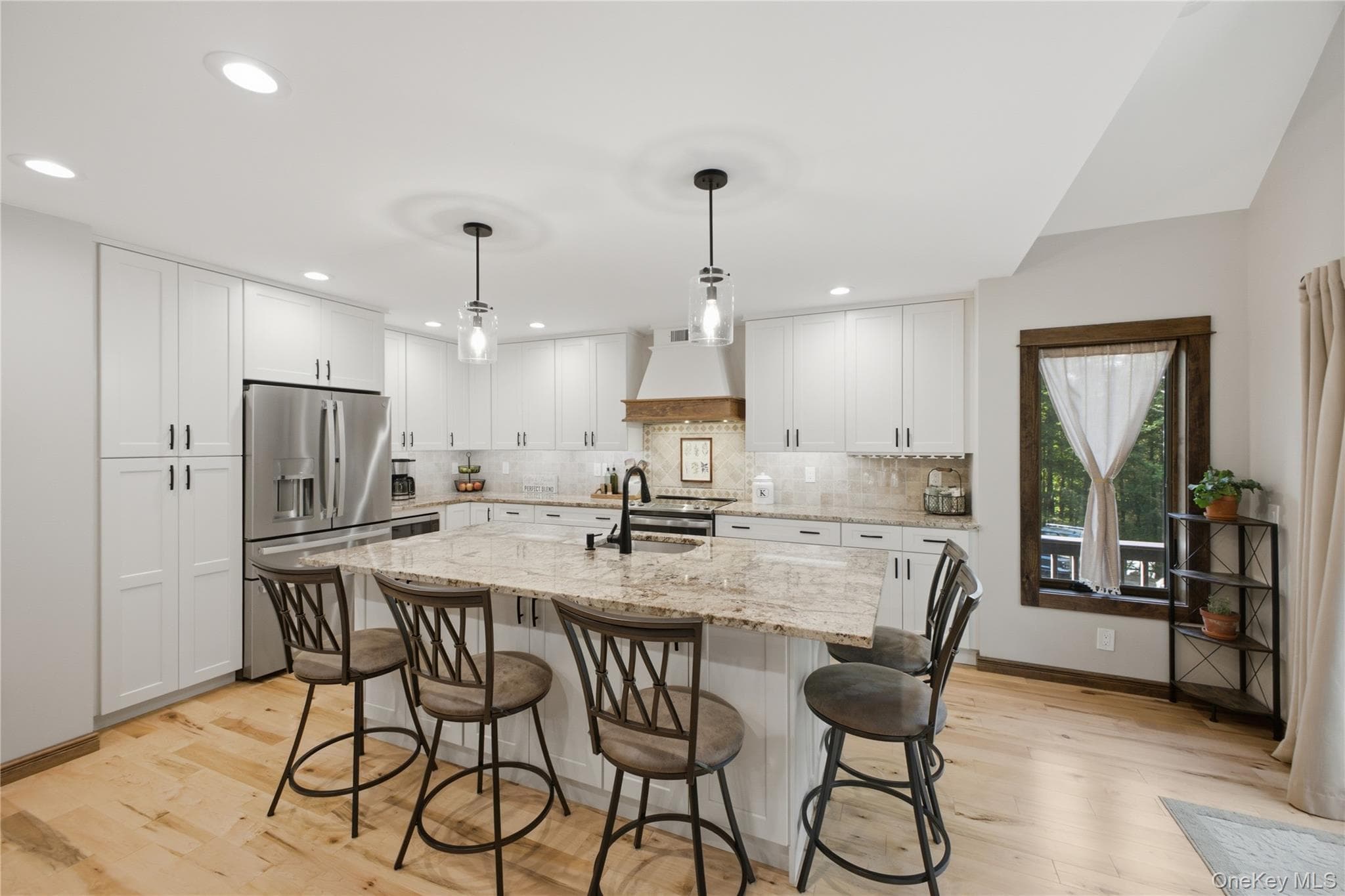 1179 Lake Avenue thumbnail 6