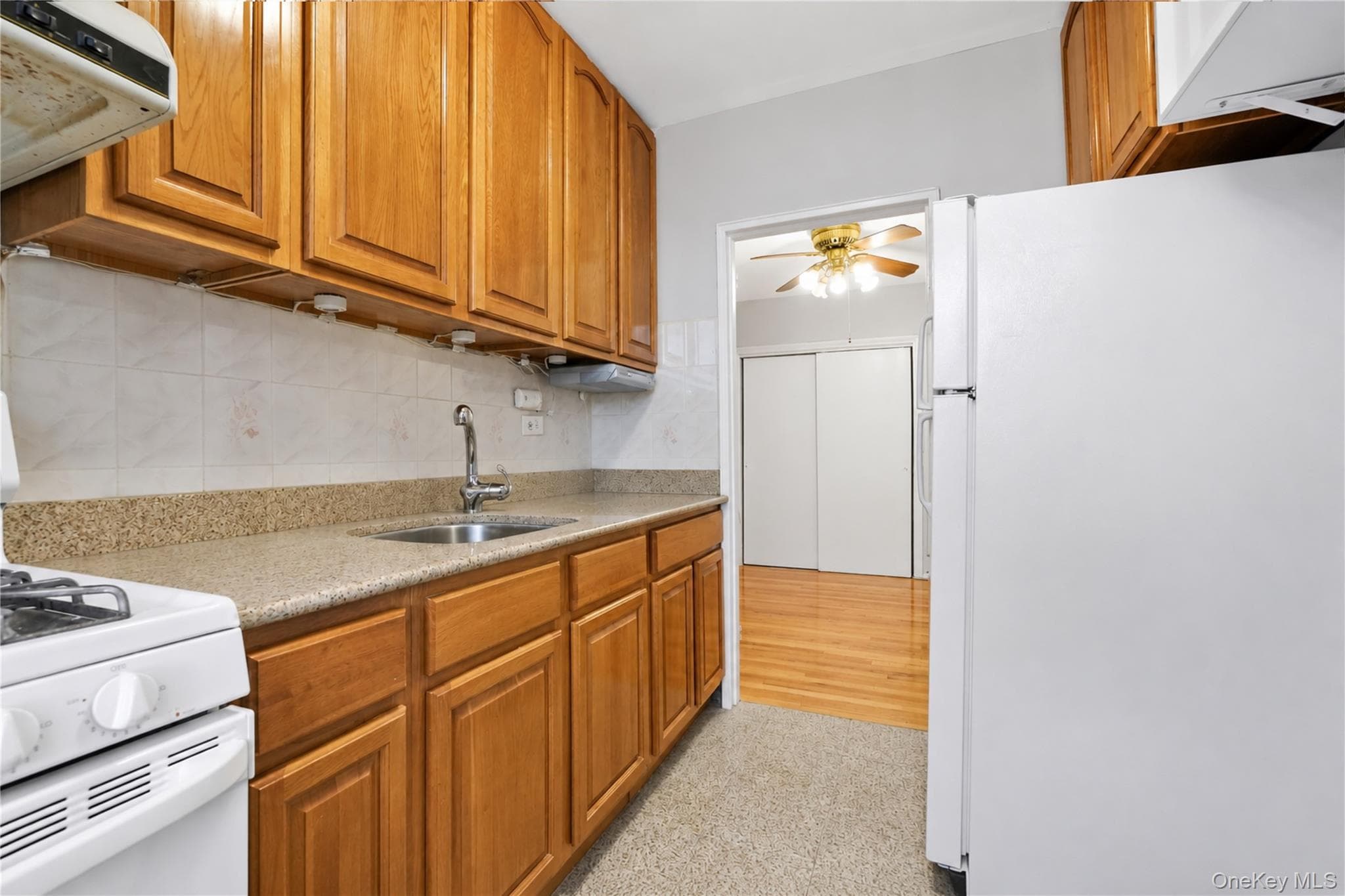 138-18 28th Road Unit: 2F thumbnail 14