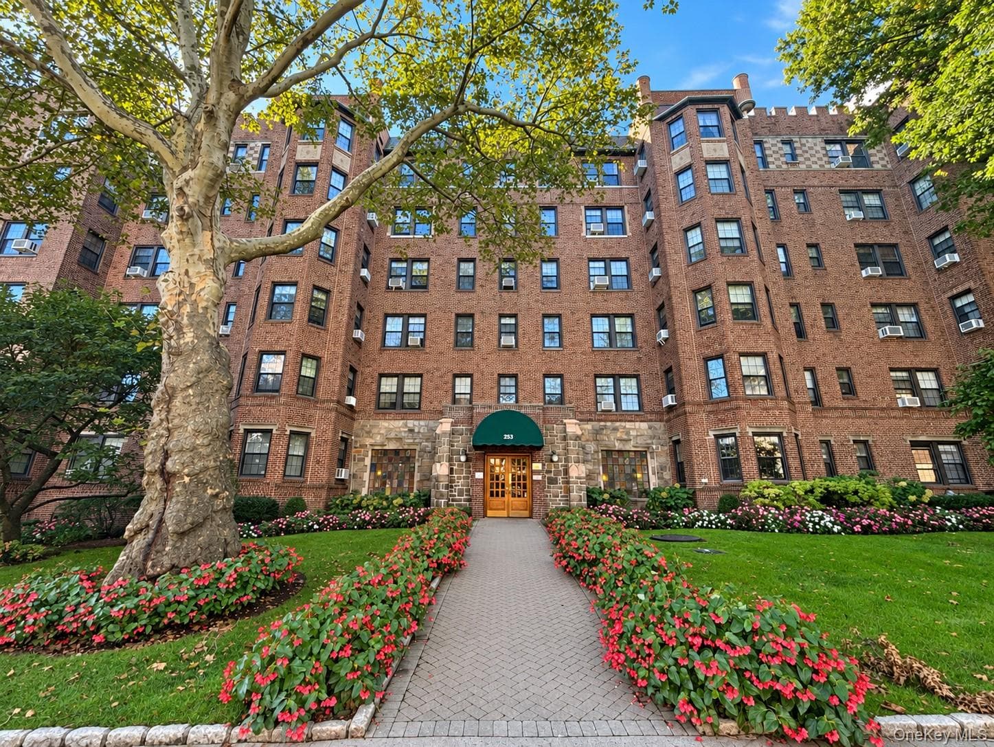 253 Garth Road Unit: 2A, Scarsdale