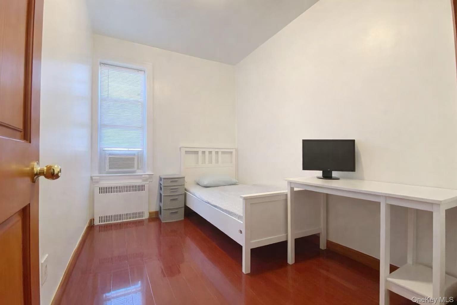 88-11 Elmhurst Avenue Unit: F11 thumbnail 3
