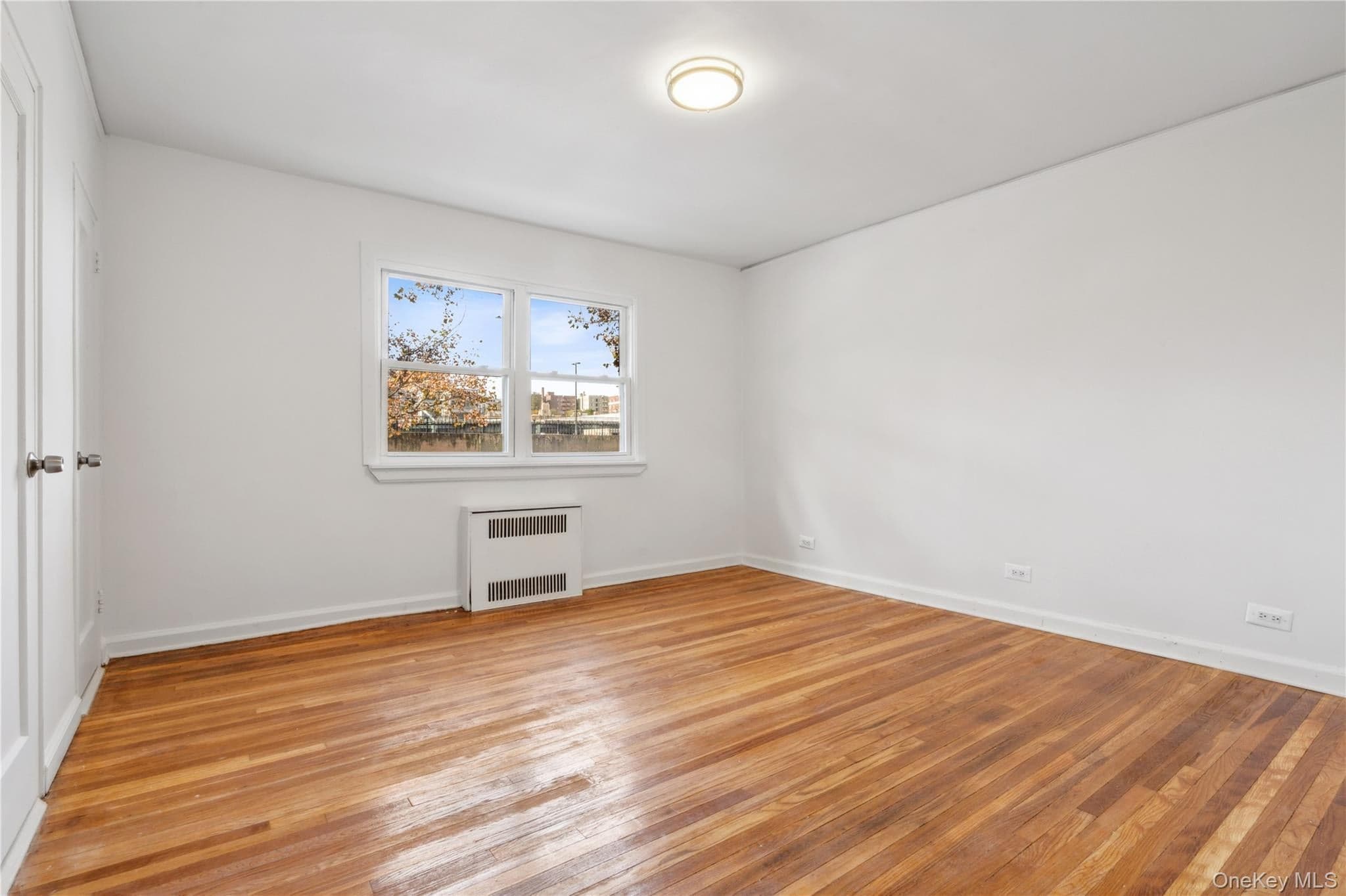 946 Gerard Avenue thumbnail 9
