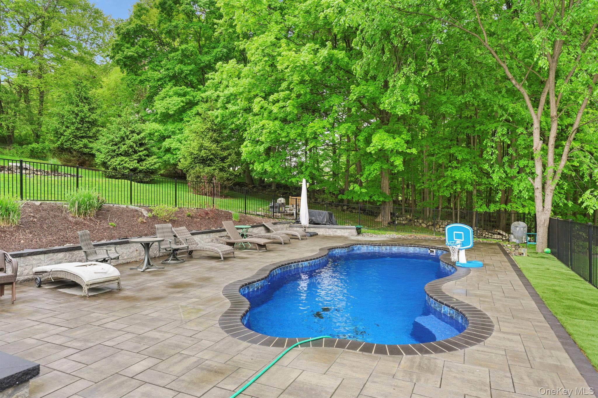 76 Eleanor Drive thumbnail 38