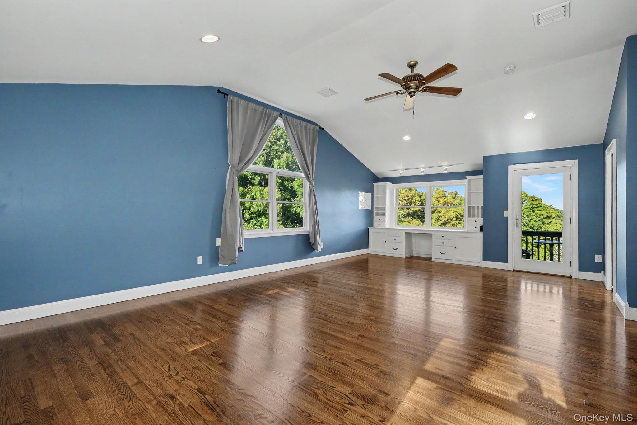 76 Eleanor Drive thumbnail 16
