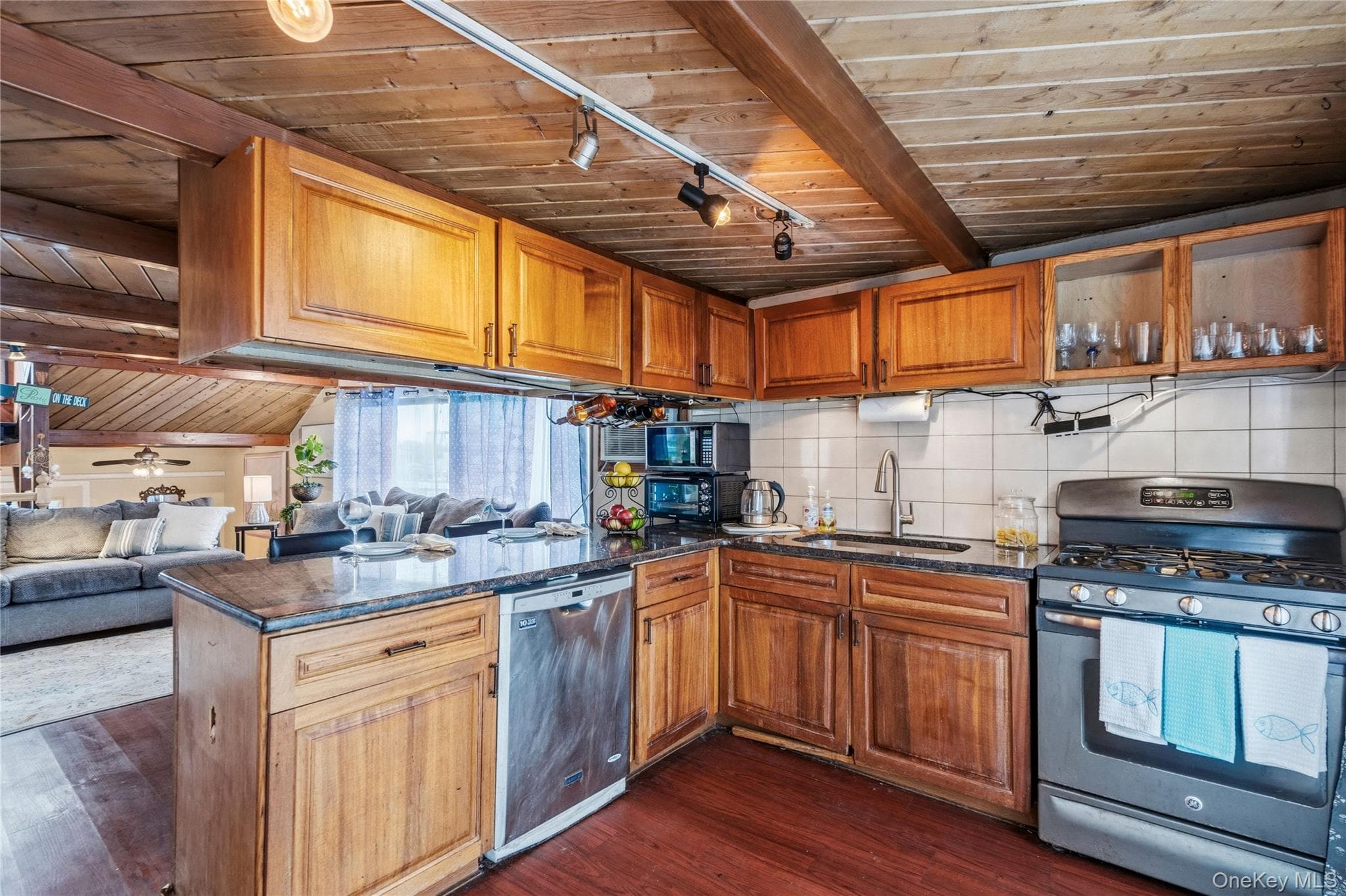 10 Matinecock Avenue Unit: Dock D thumbnail 23