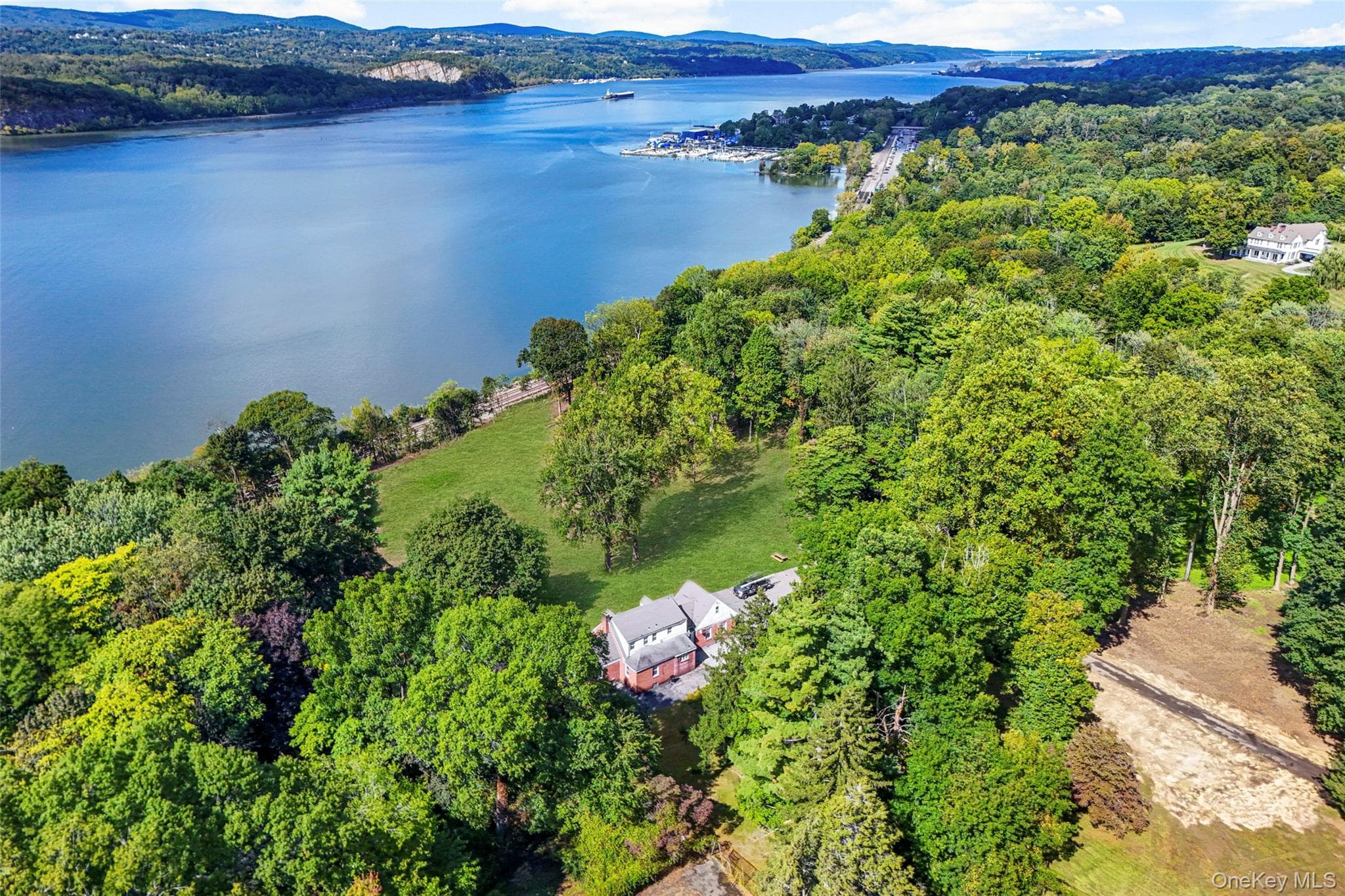 660 Wheeler Hill Road, Hughsonville
