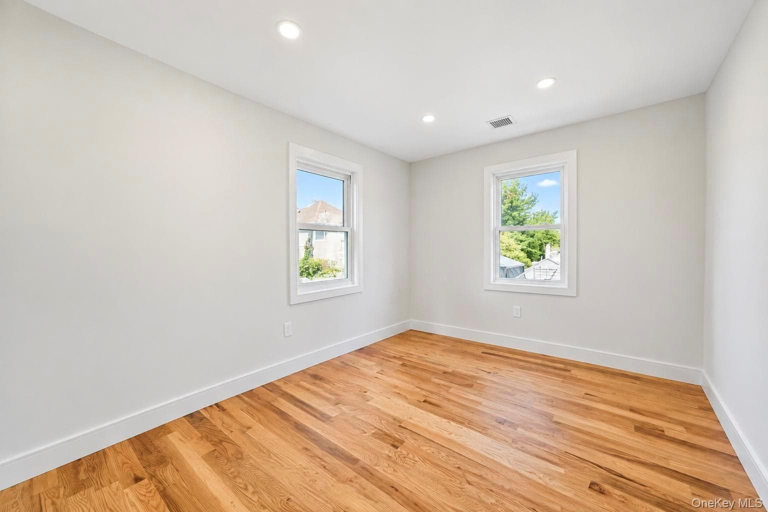 18 Sportsmans Avenue thumbnail 26